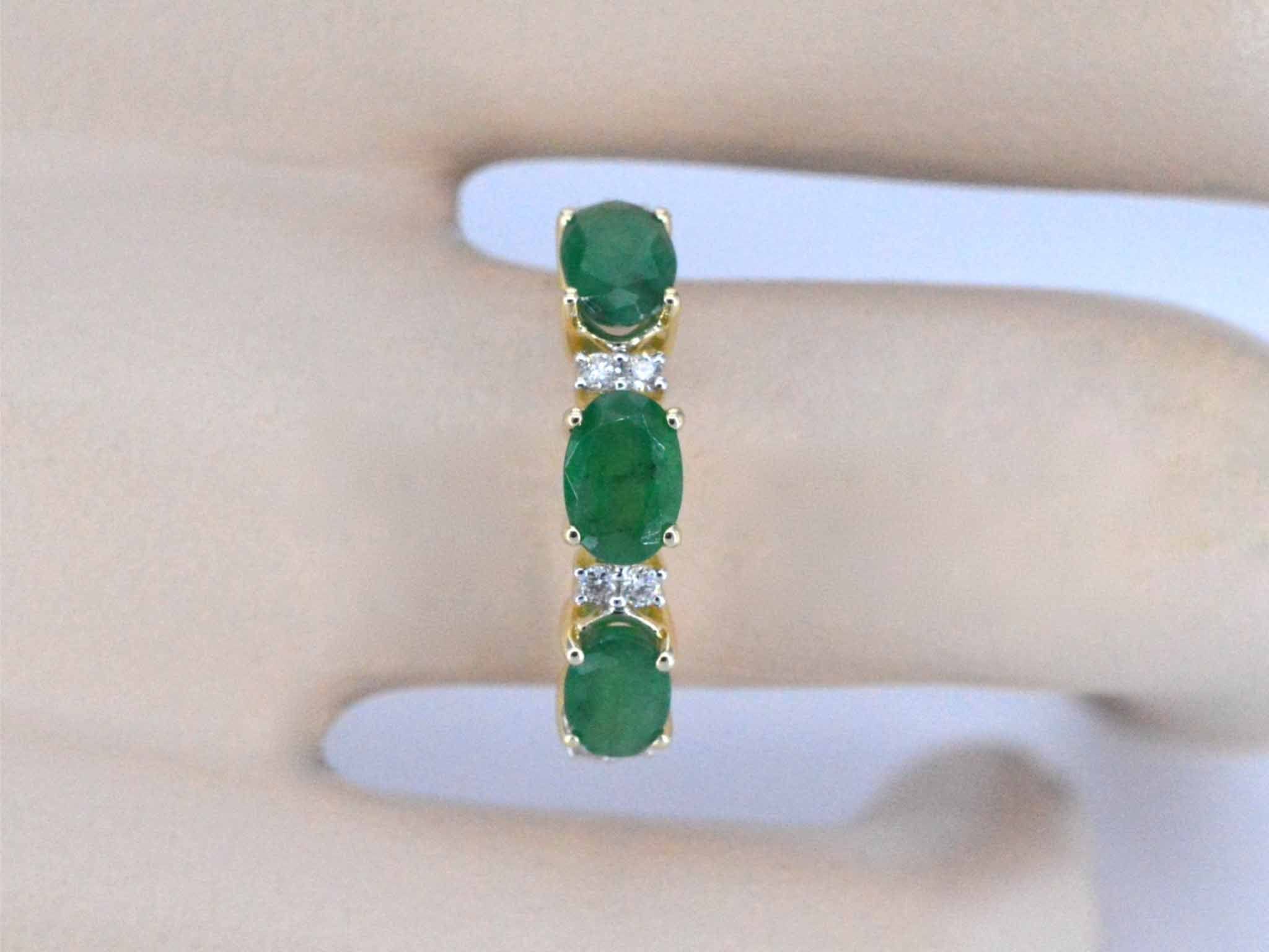 Gold ring with diamonds and emerald - Image 2