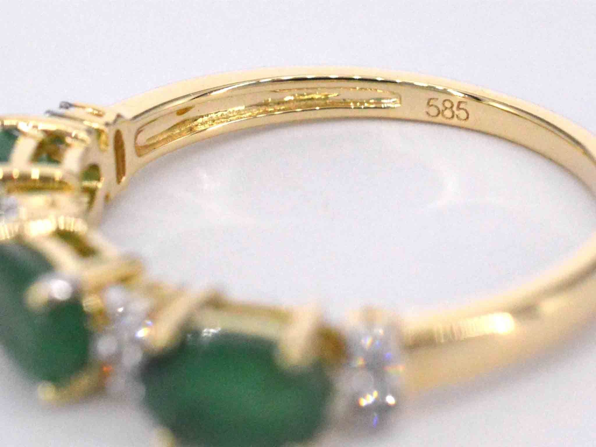 Gold ring with diamonds and emerald - Image 8
