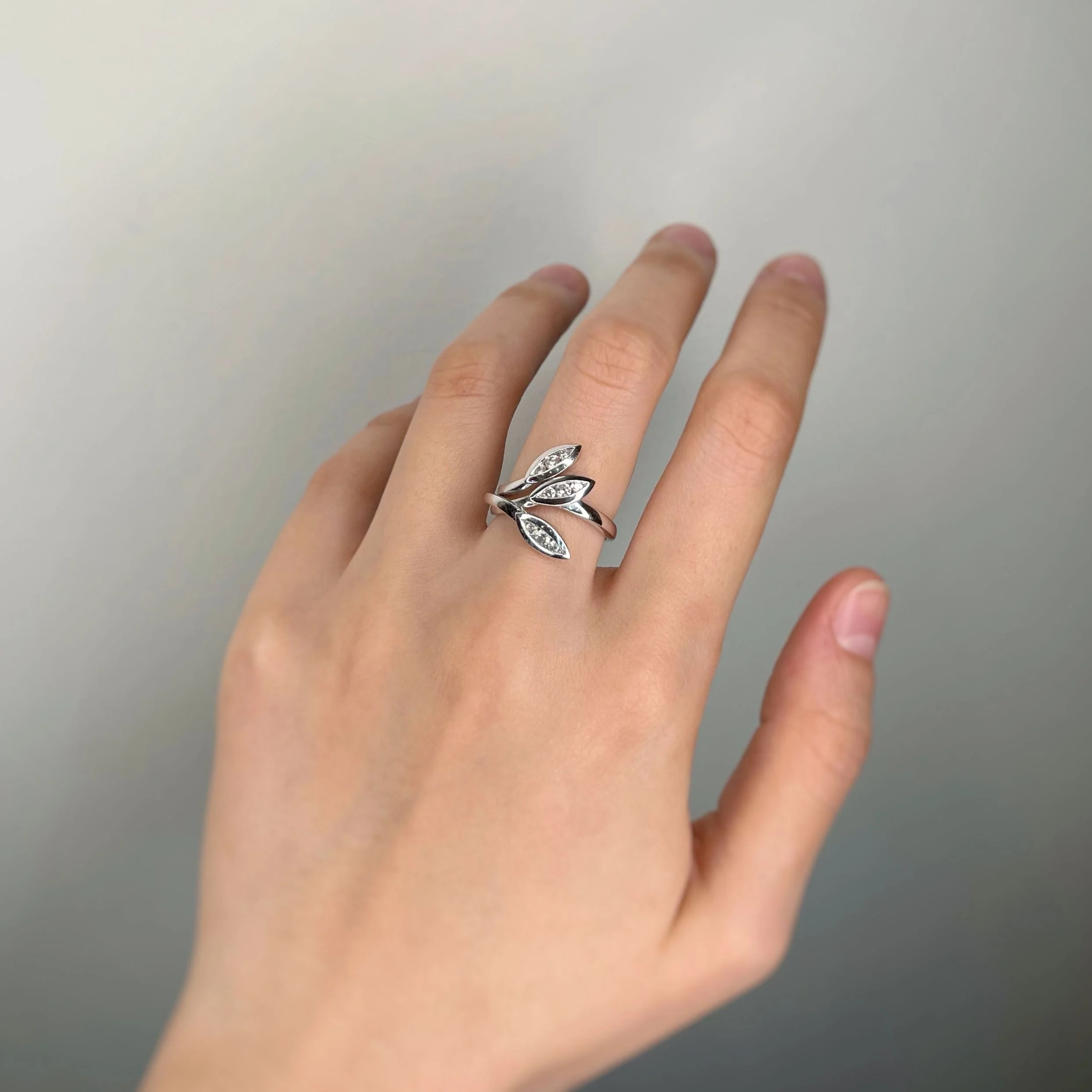Ring - Gold & Diamonds - Image 4