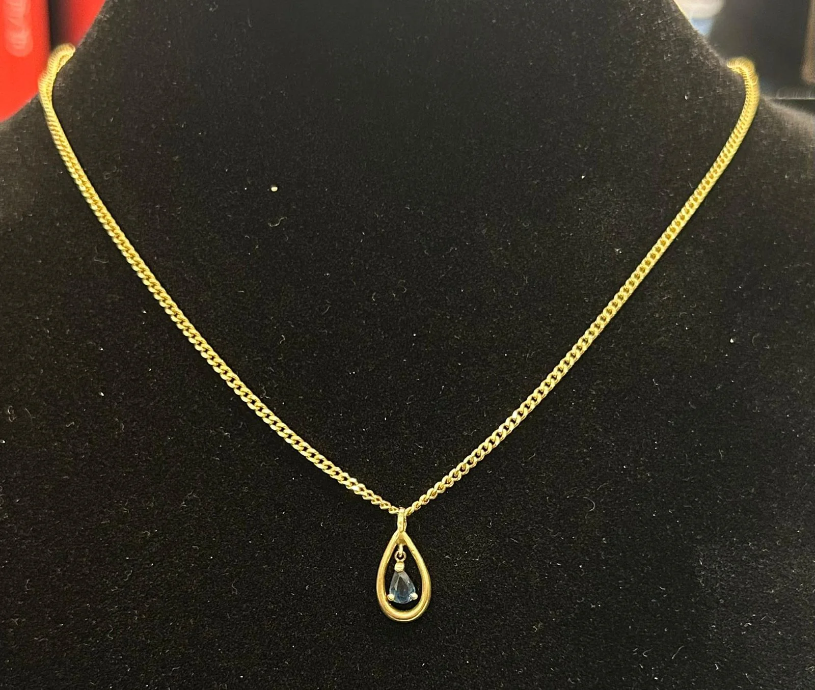 Yellow gold sapphire pendant - Image 4