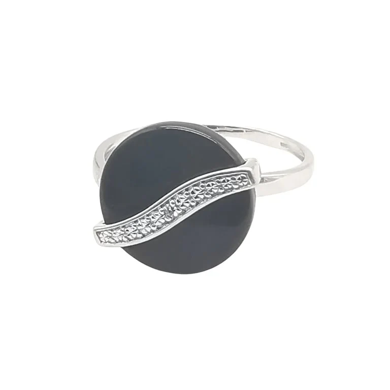 Onyx & diamond gold ring