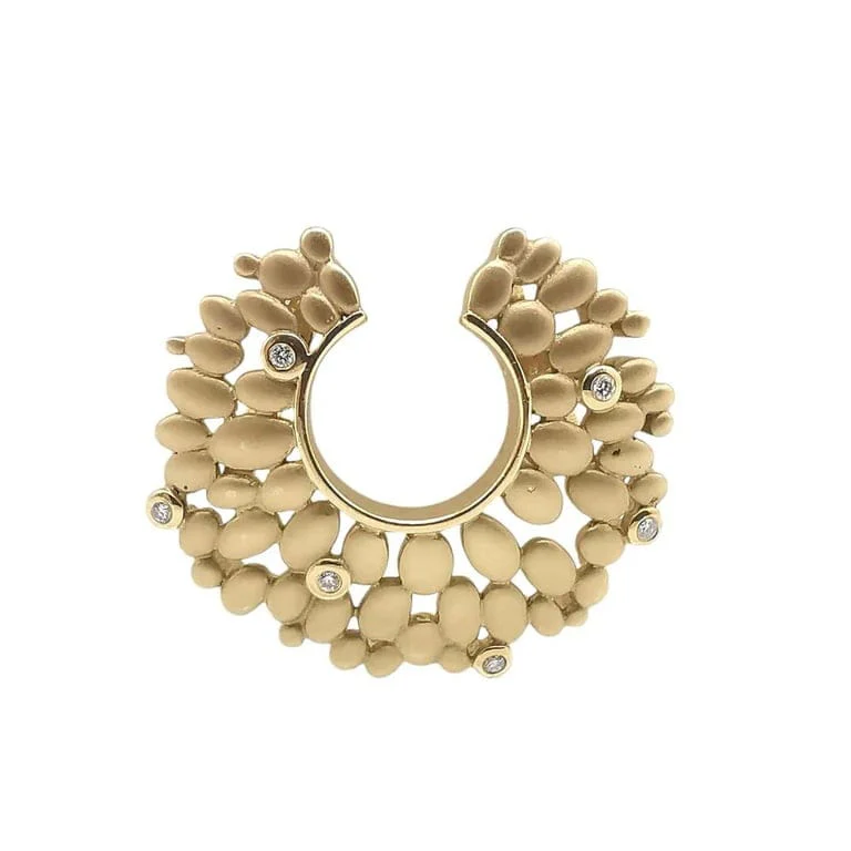 Gold and diamond pendant - Image 6