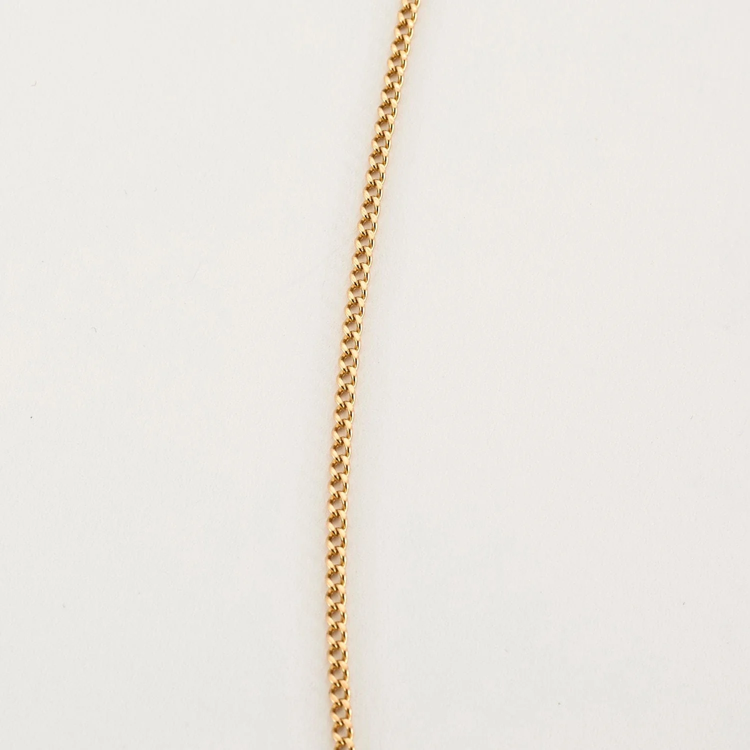 Yellow gold curb chain necklace - Image 2