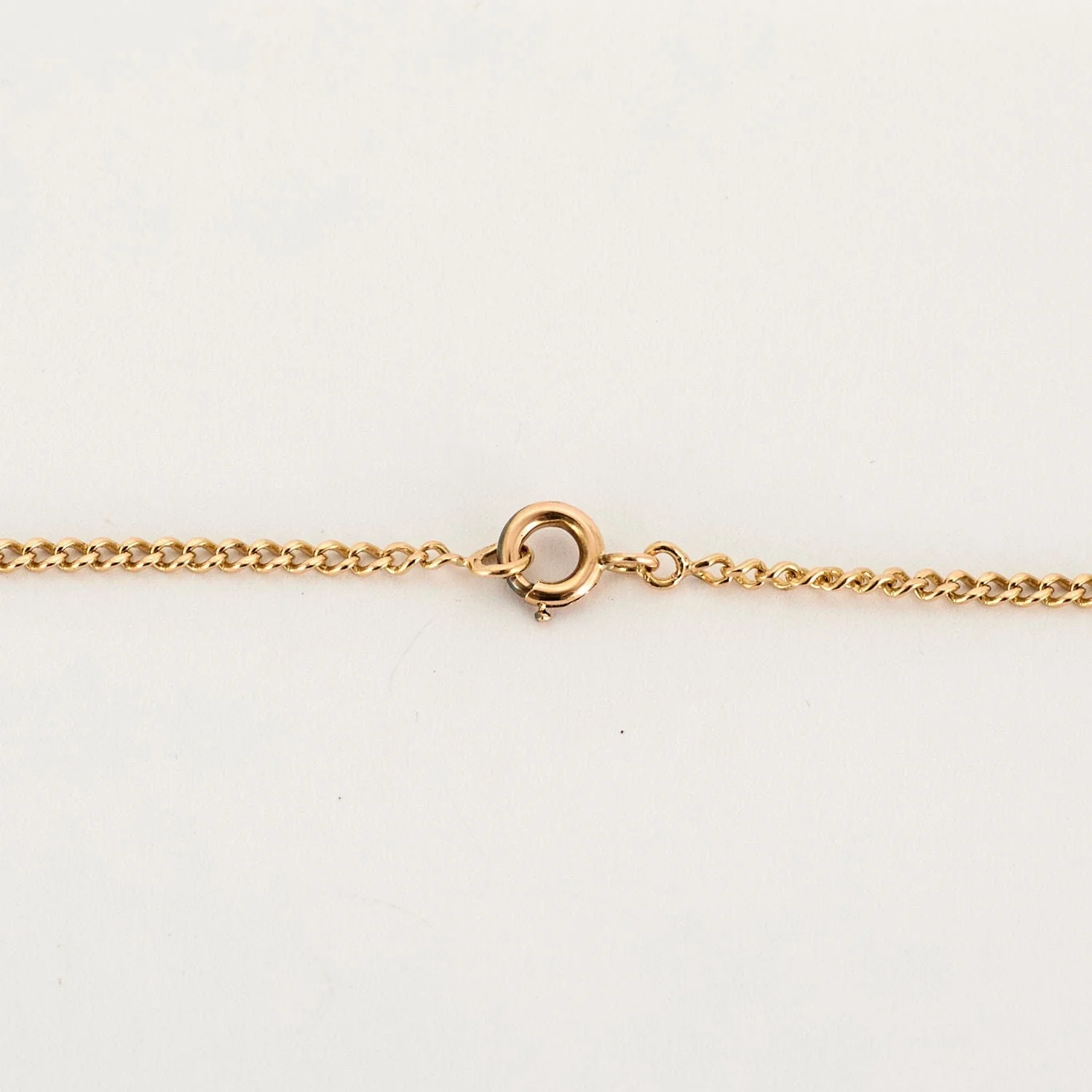 Yellow gold curb chain necklace - Image 3