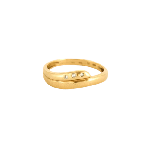 Yellow gold diamond ring