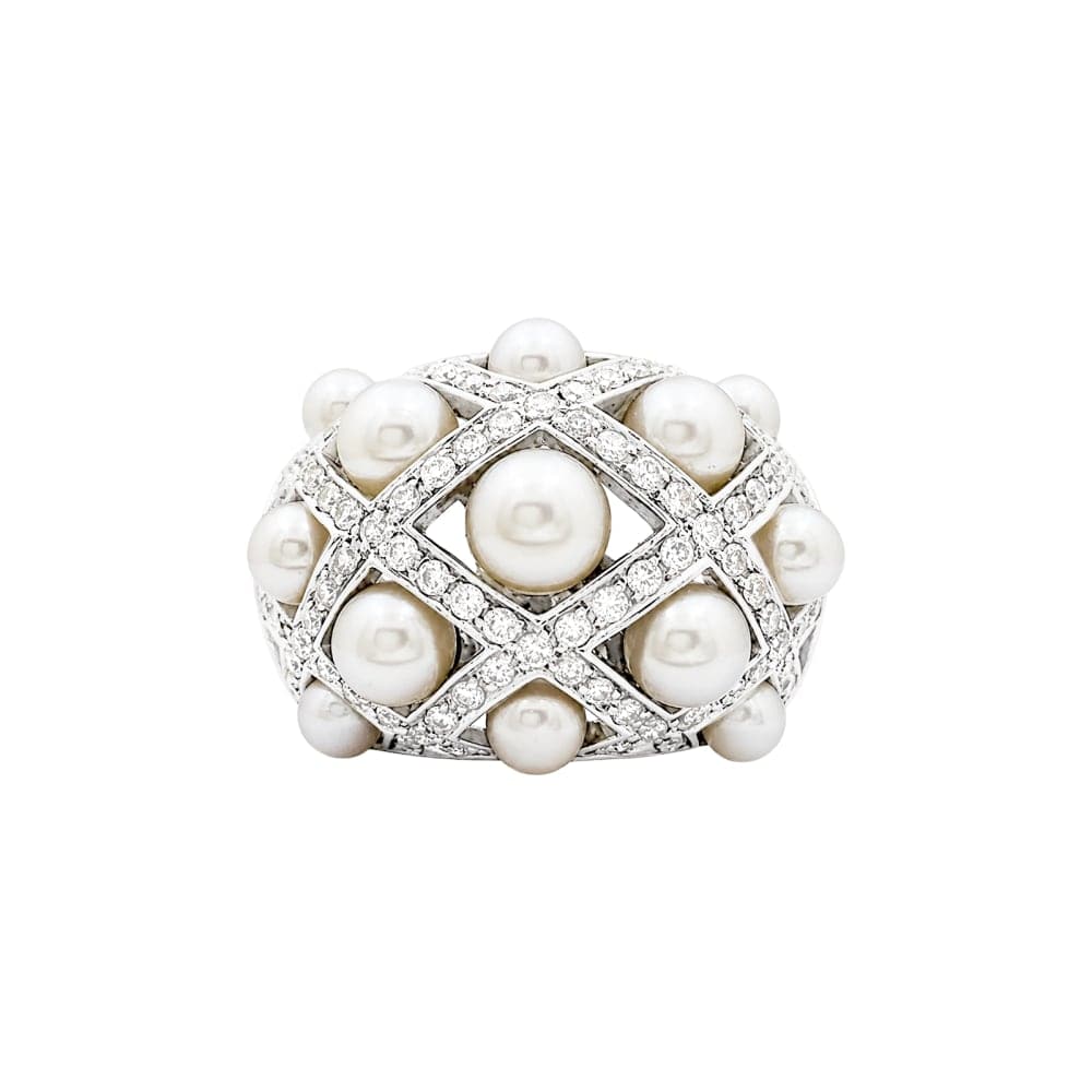 Ring CHANEL, "Baroque", white gold, diamonds. 