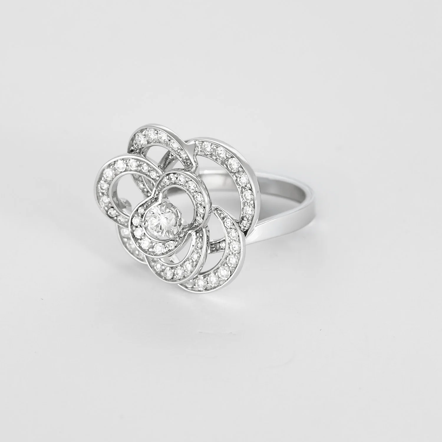 18k White Gold Diamond Ring  - Image 3