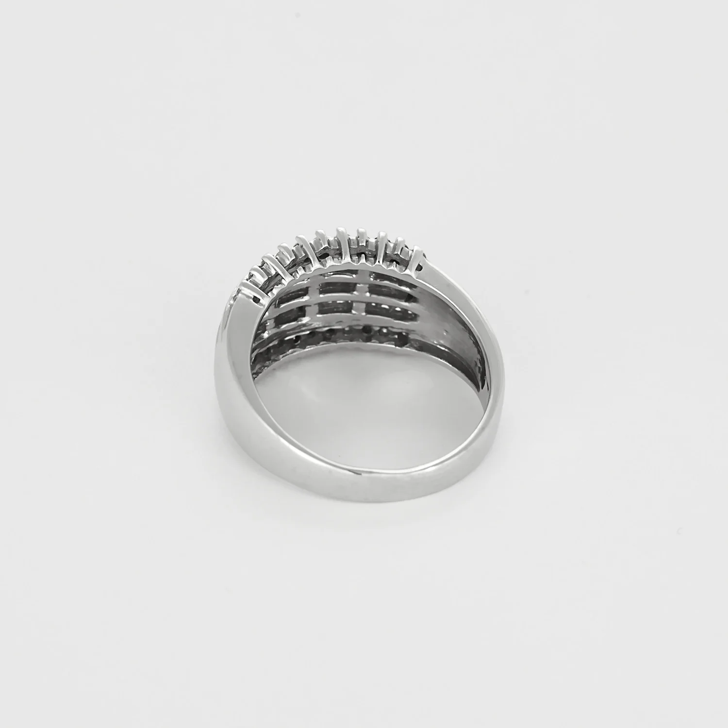 Gray gold and diamond ring  - Image 5