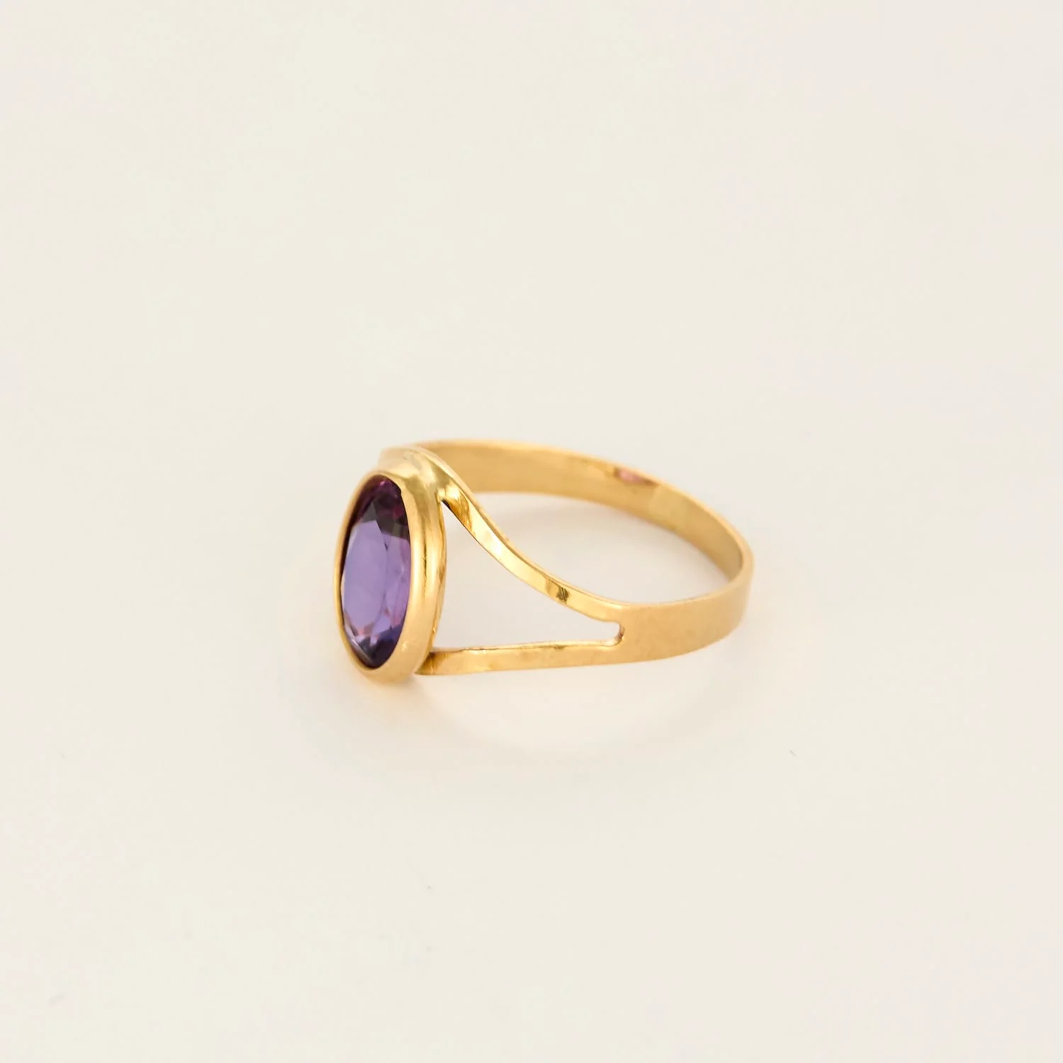 Yellow gold ring, amethyst  - Image 3