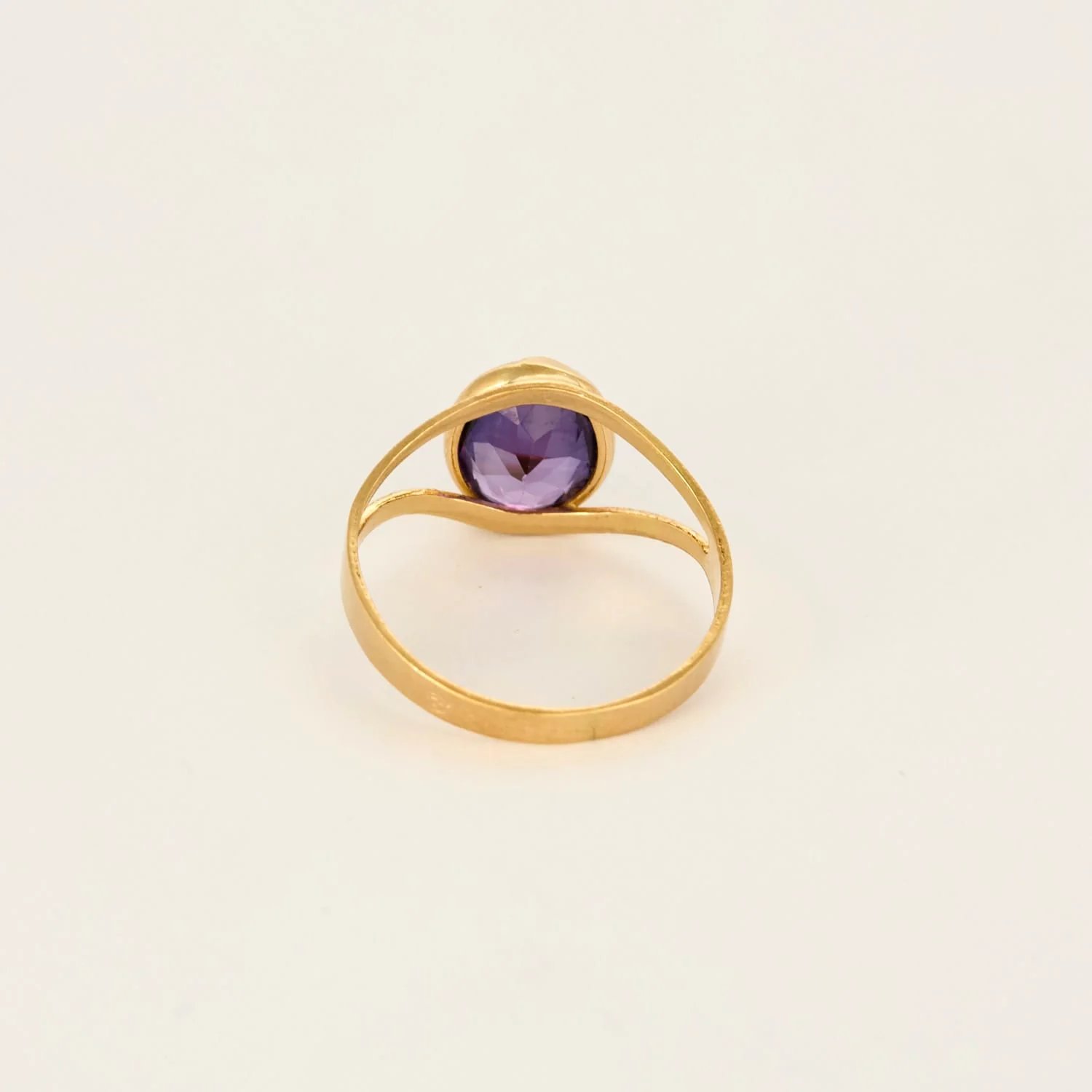 Yellow gold ring, amethyst  - Image 6