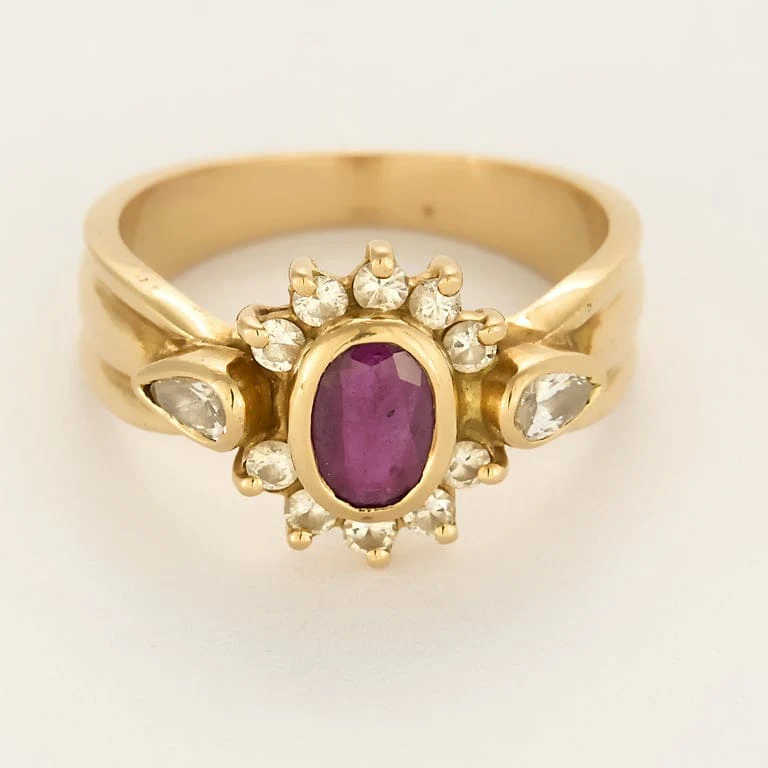 Yellow gold ring, diamonds, rubies