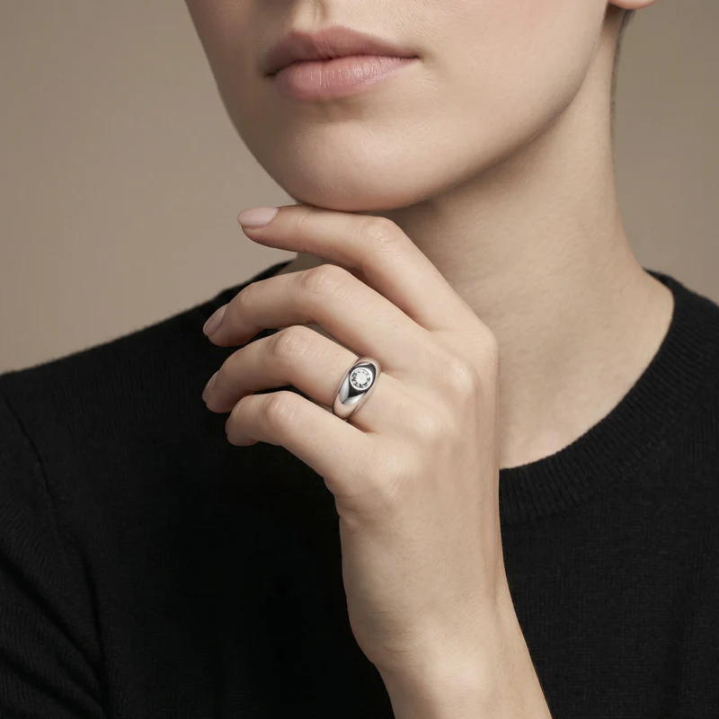 English shank ring in white gold and diamond  - Image 3