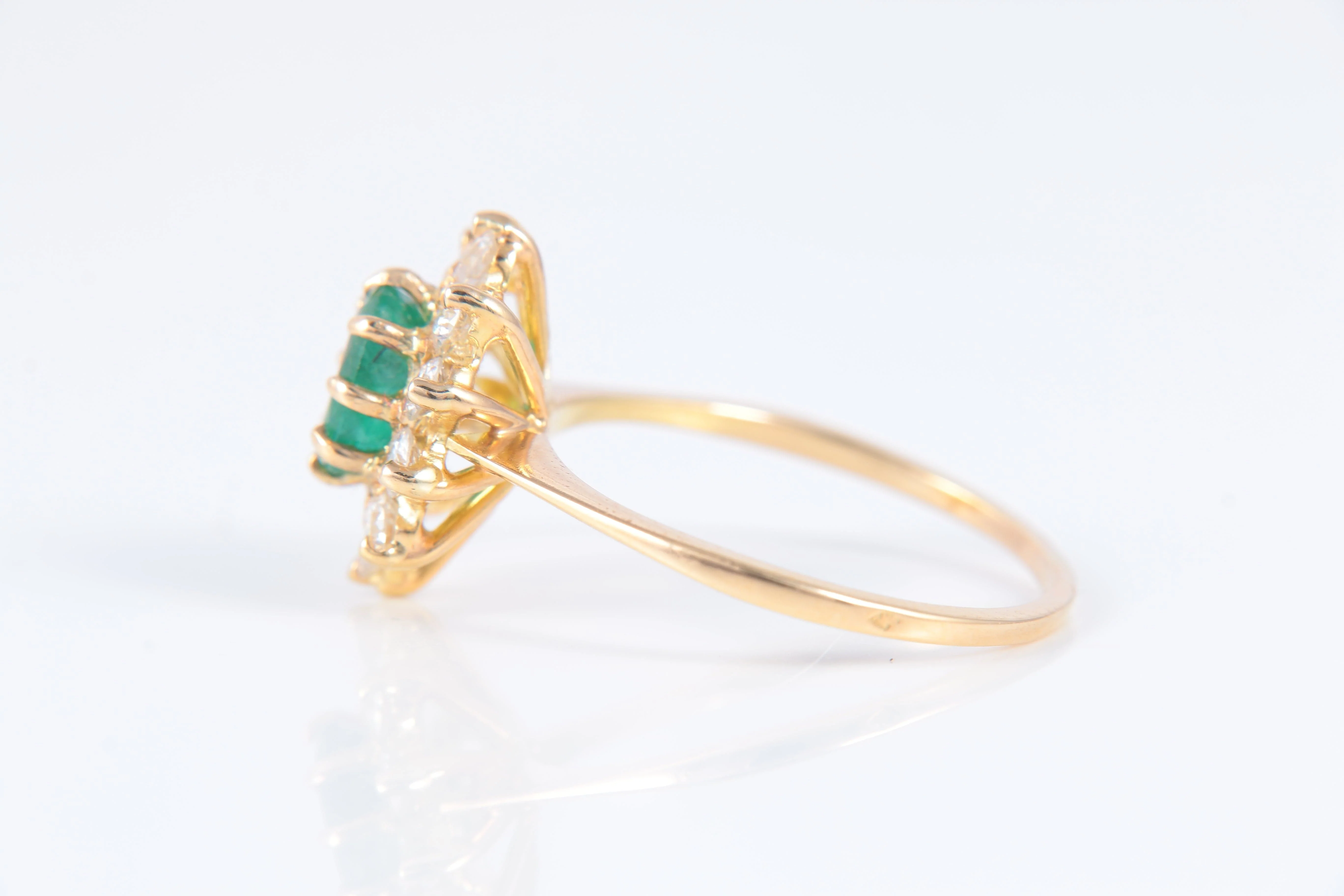 Ring Daisy Emerald Diamonds - Image 5