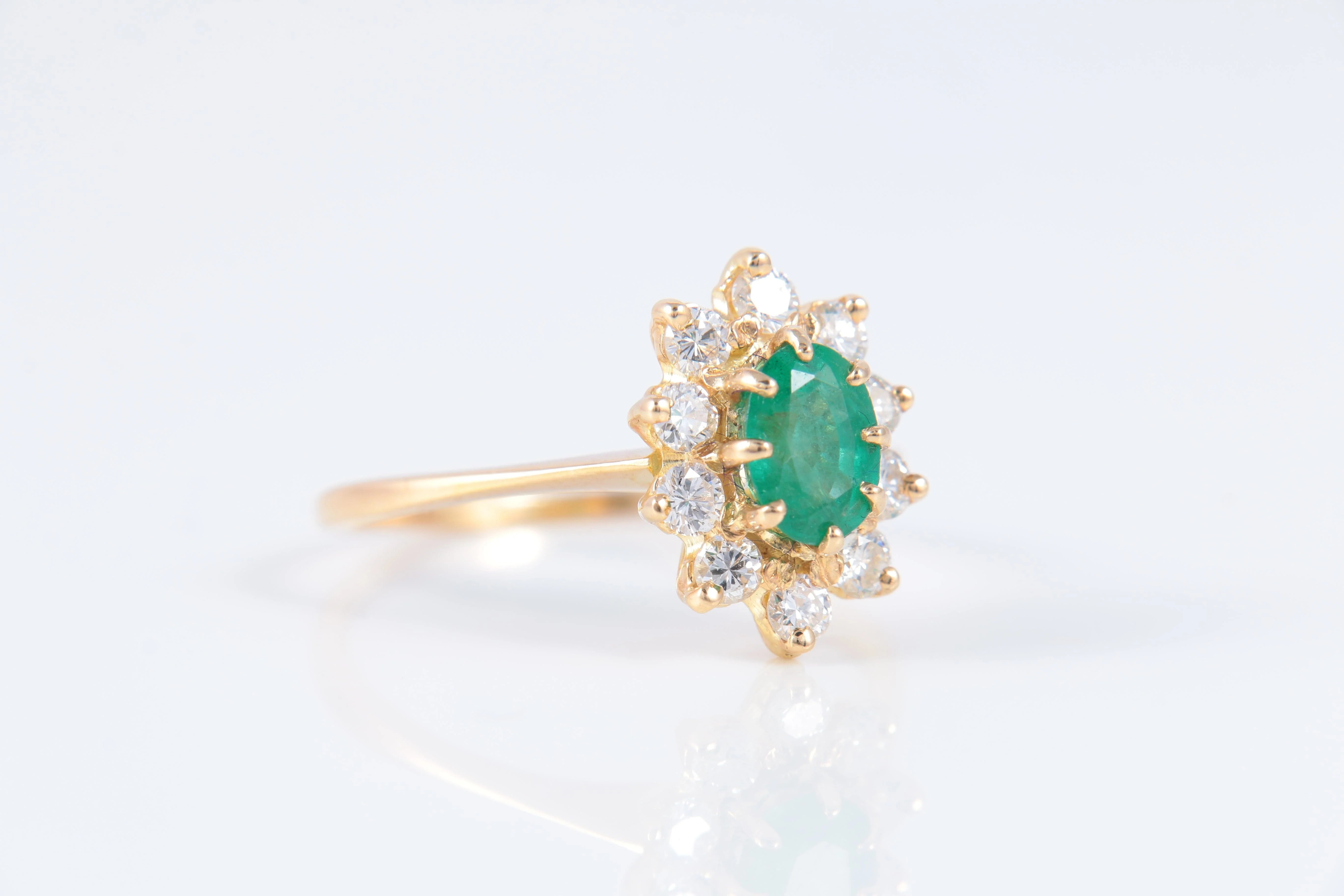 Ring Daisy Emerald Diamonds - Image 8