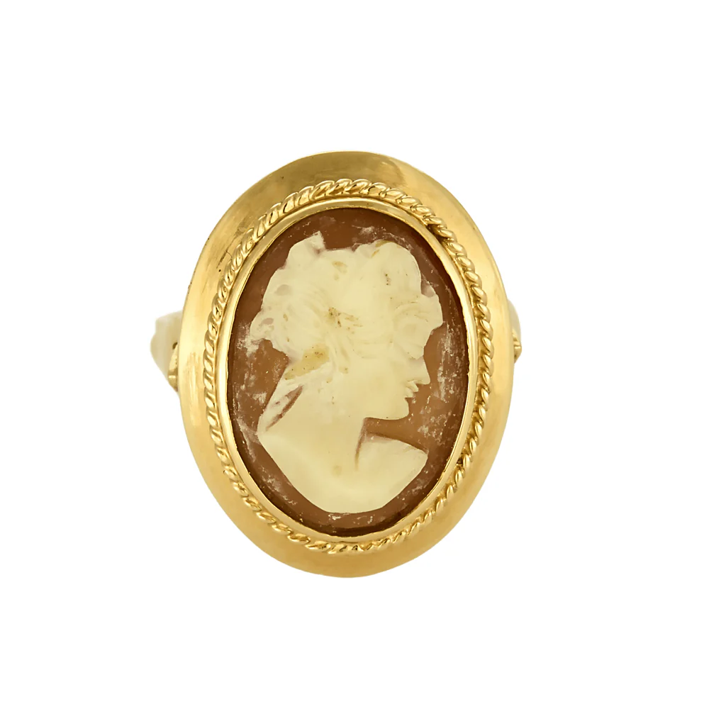 Yellow gold cameo shell ring