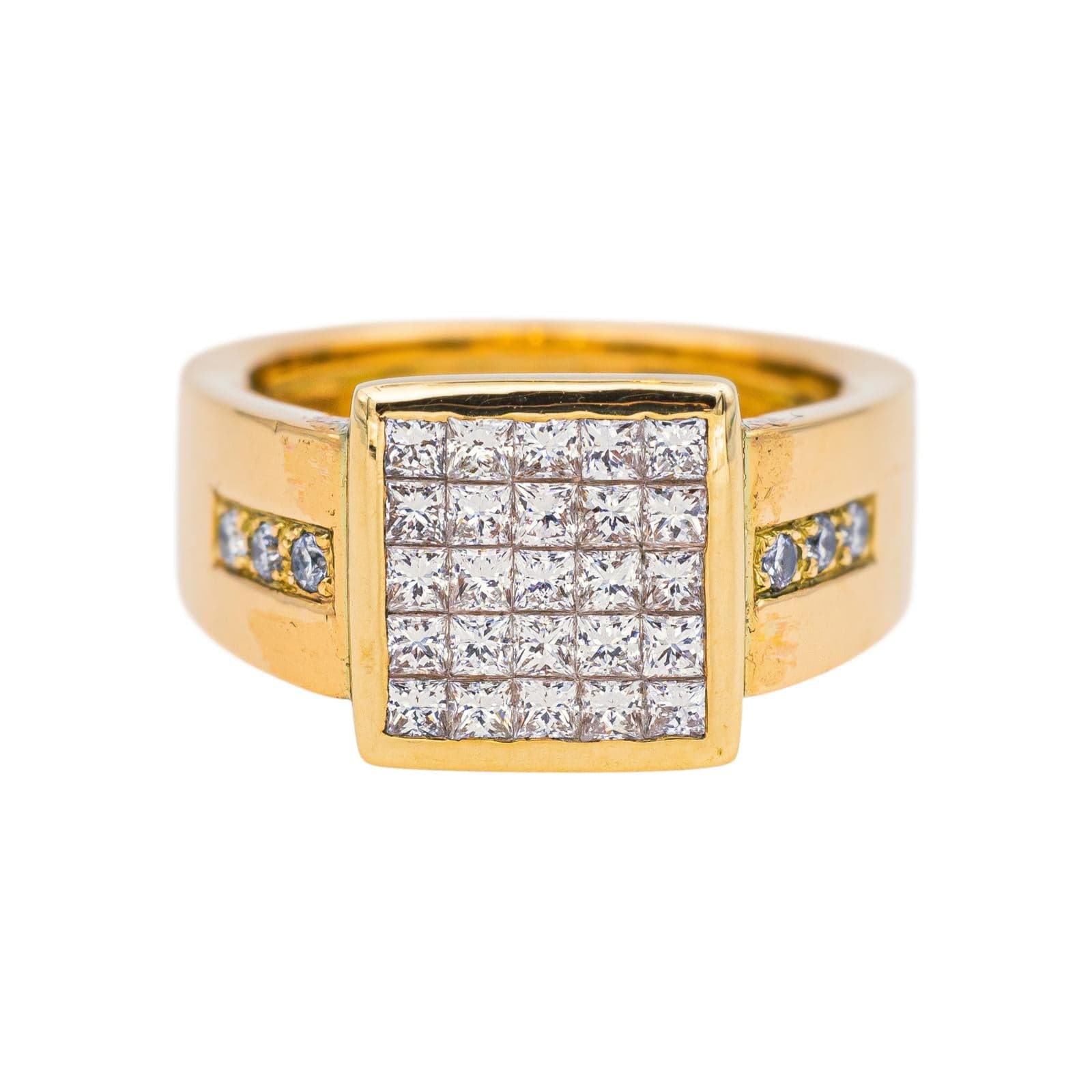 Yellow gold diamond ring 