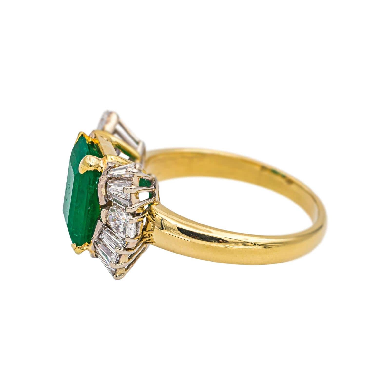 Yellow gold ring Emerald, Diamond - Image 4