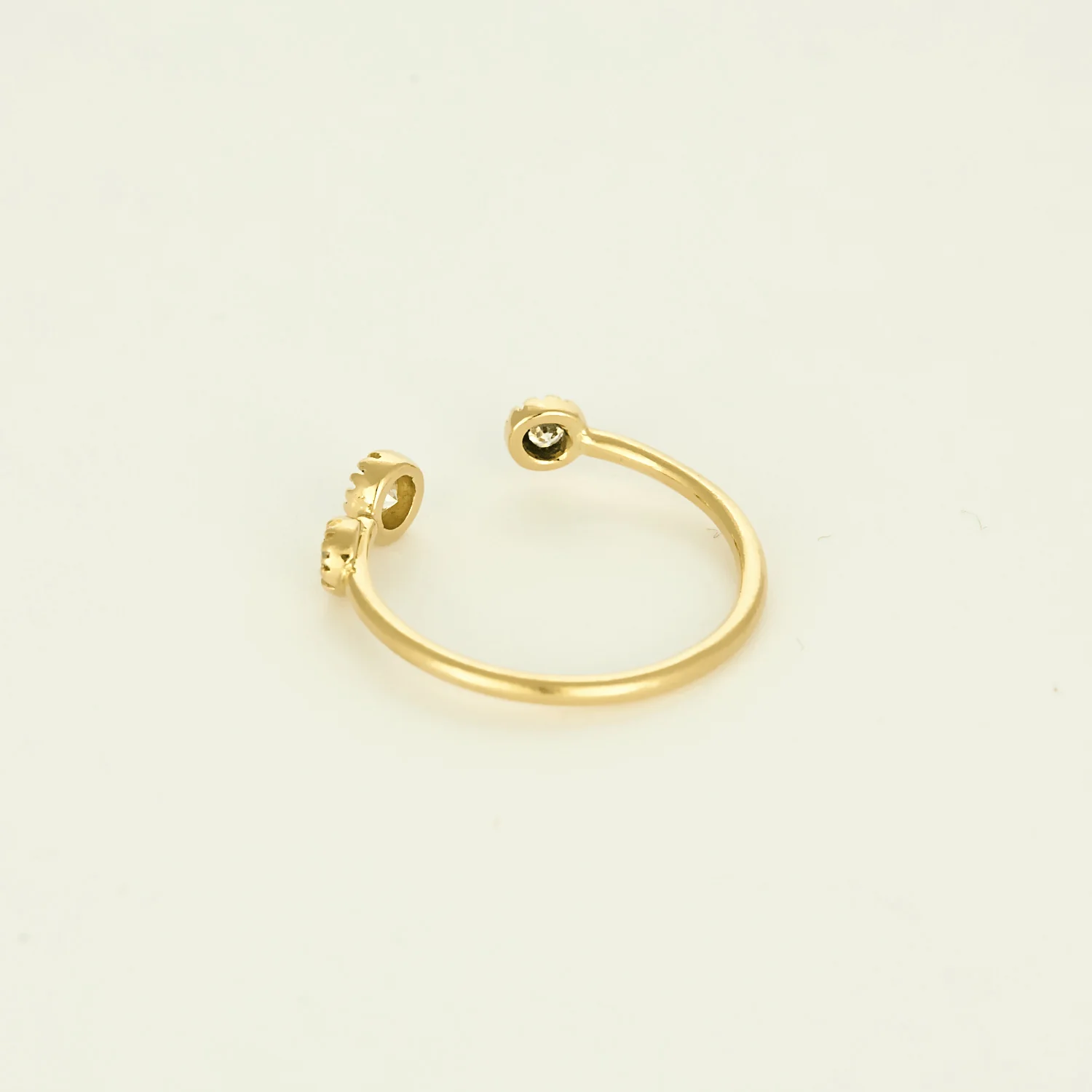 Open yellow gold and diamond ring  - Image 5