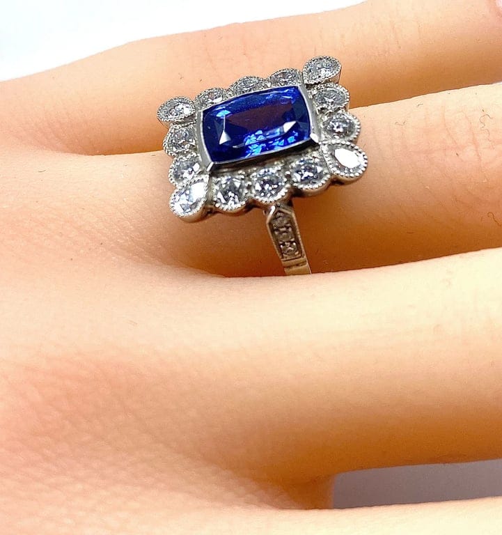 Exceptional Ceylon Sapphire Ring - Image 11