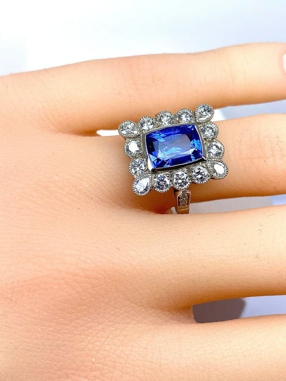 Exceptional Ceylon Sapphire Ring - Image 9
