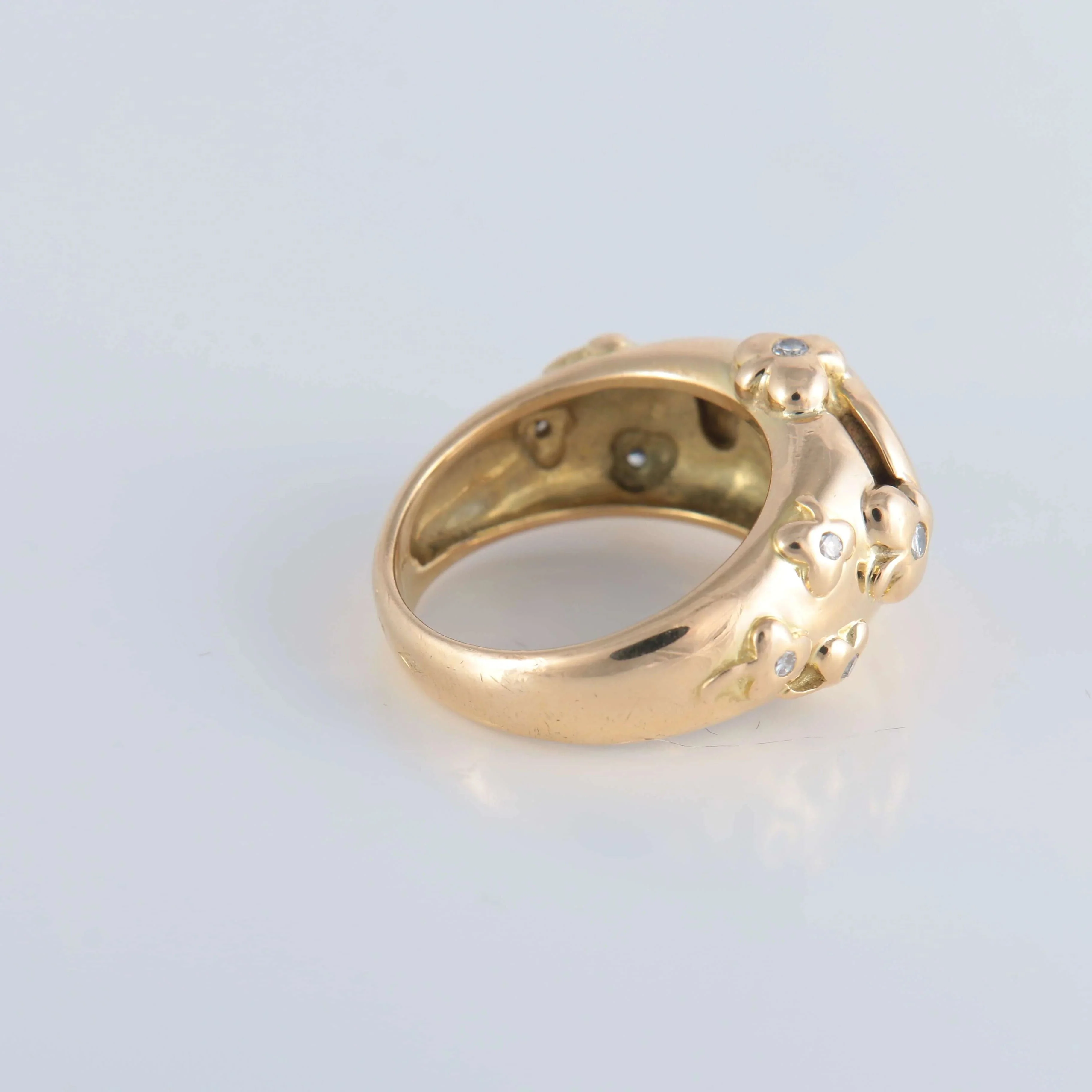 Sapphire ring and clover motifs - Image 5