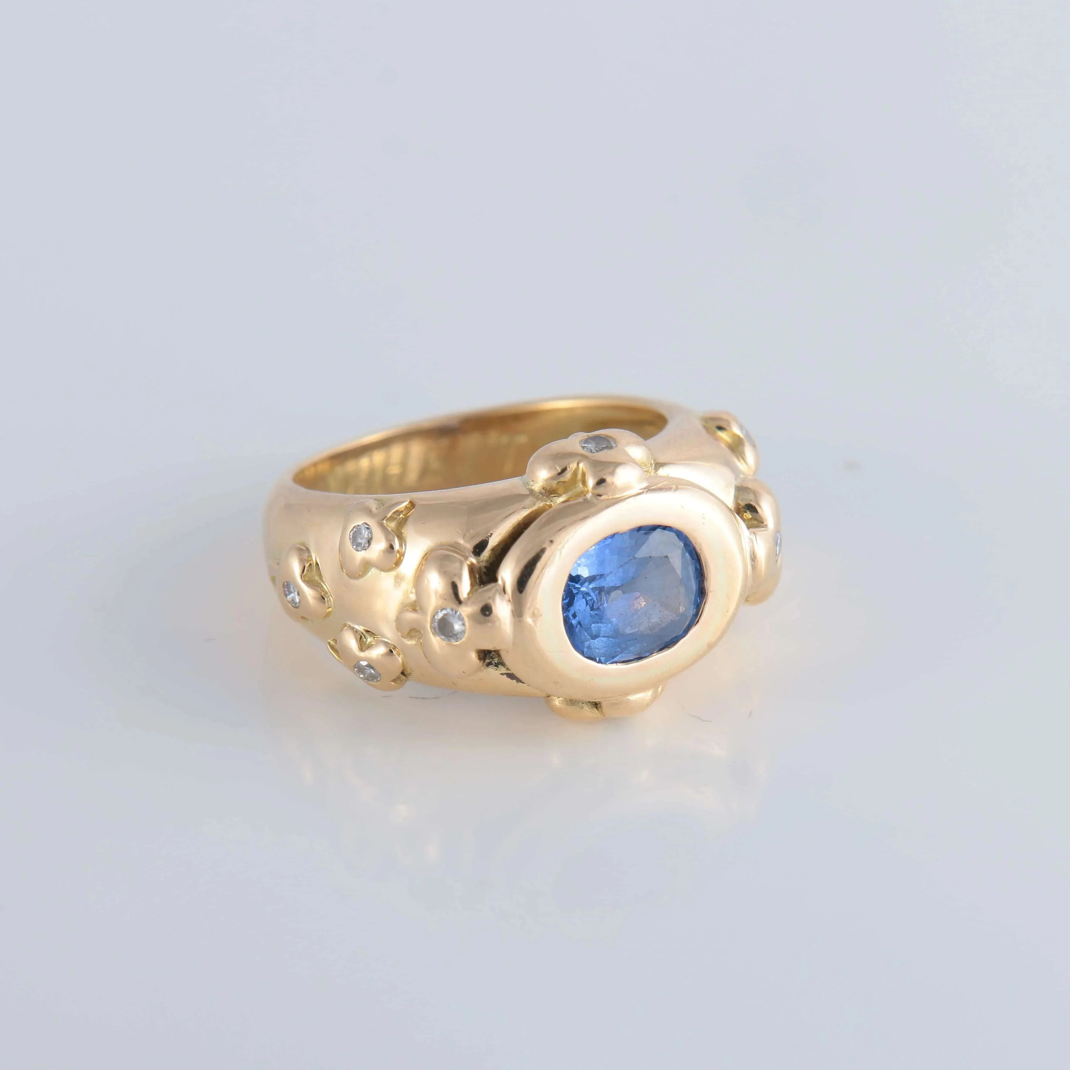 Sapphire ring and clover motifs - Image 6