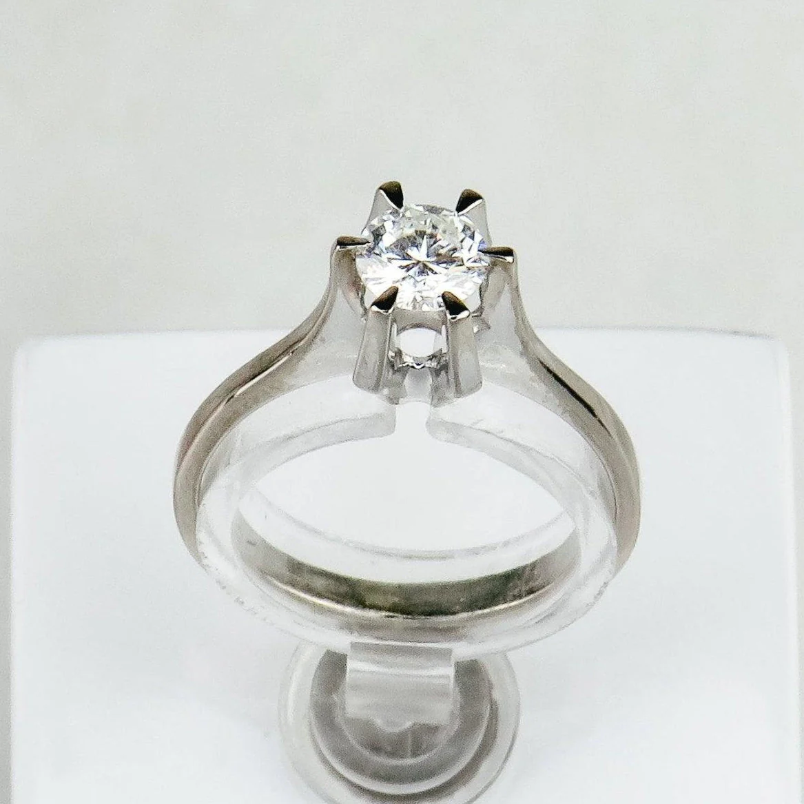 Ring Solitaire - 0.52 ct brilliant cut in 18-carat white gold  - Image 5