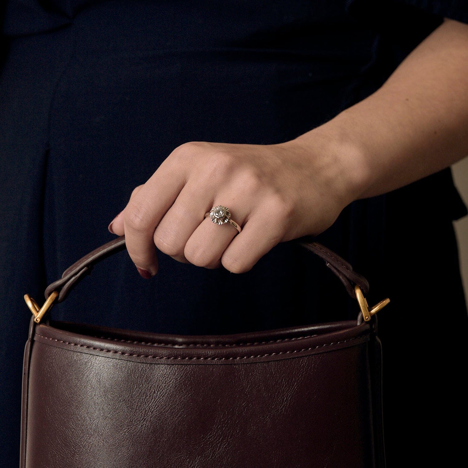 Ring Solitaire in white gold and diamonds  - Image 2