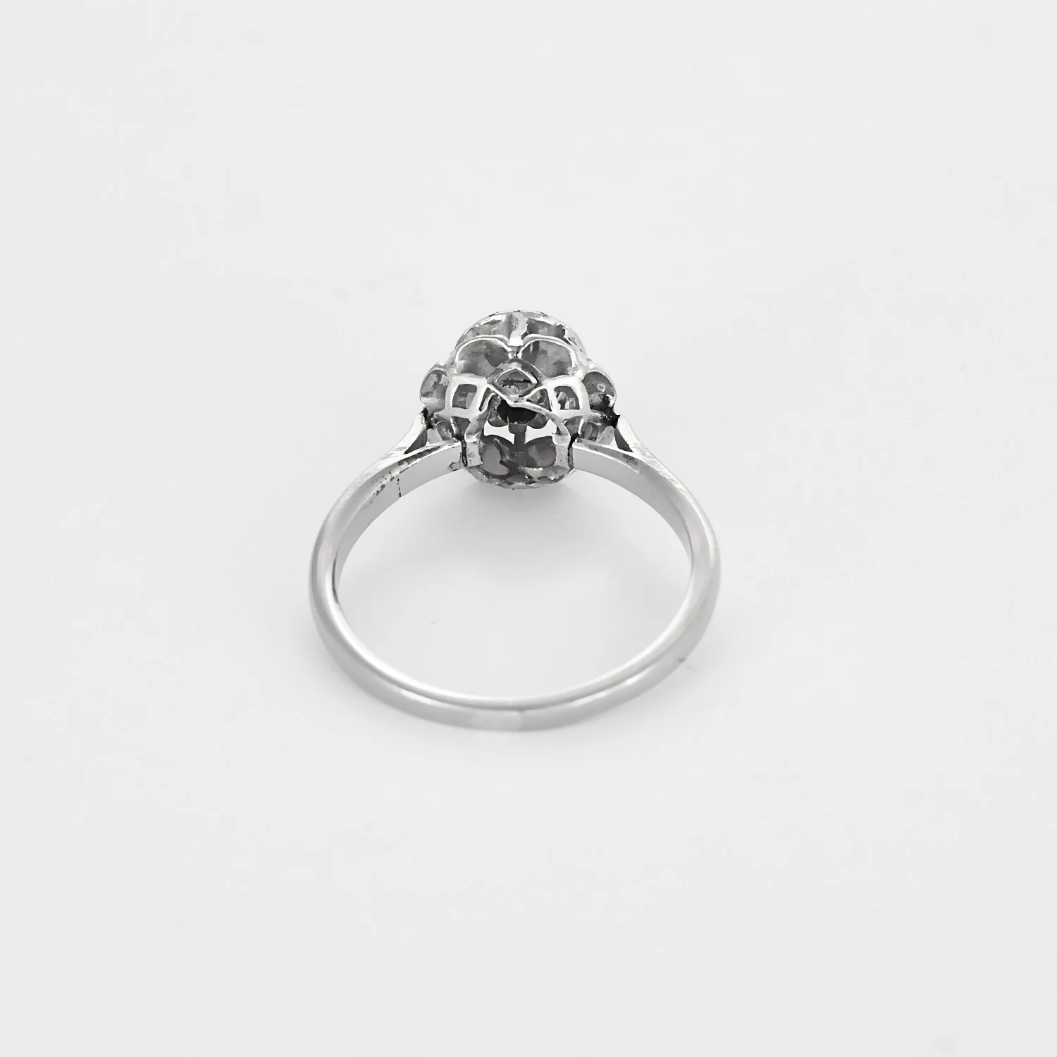 Ring Solitaire in white gold and diamonds  - Image 6