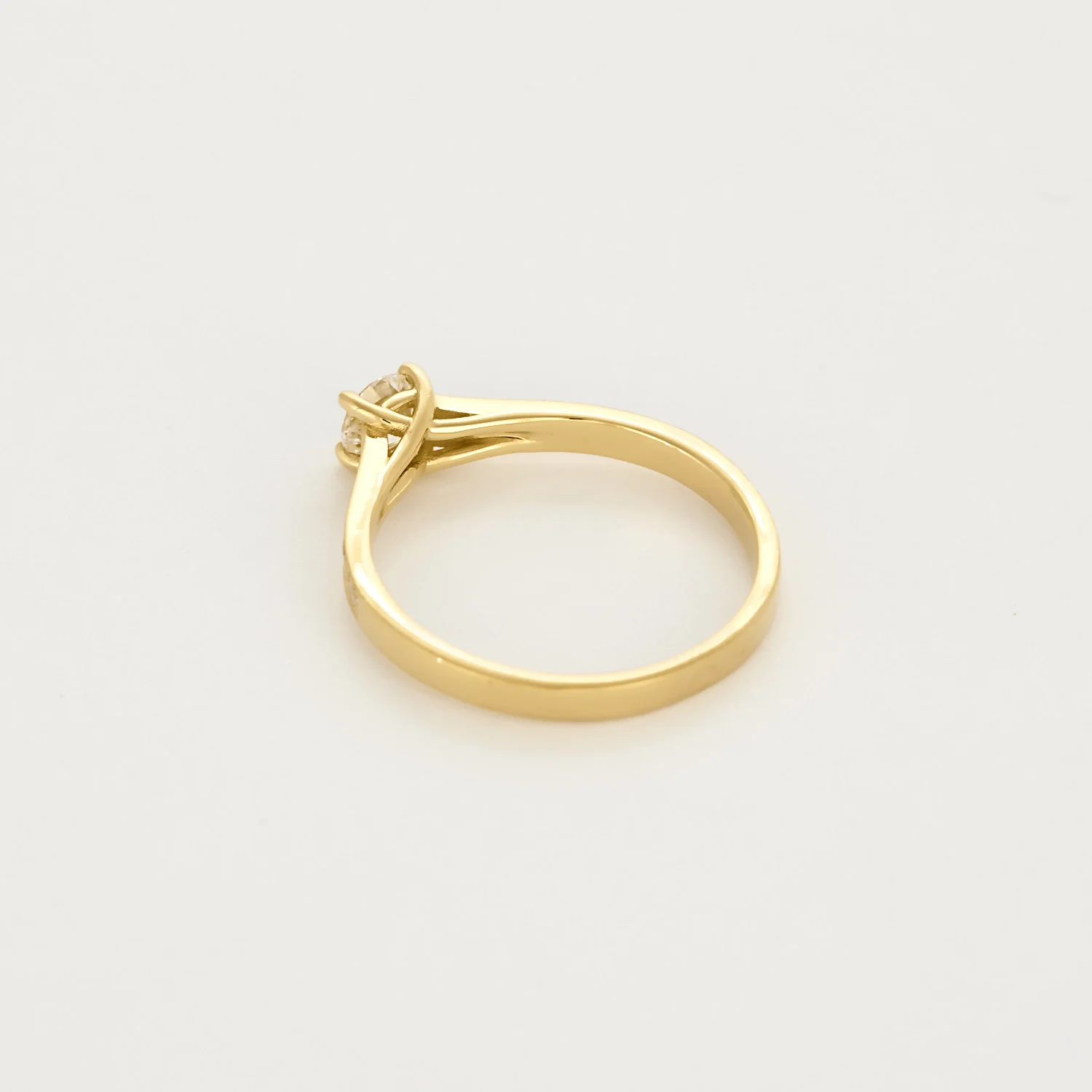 Solitaire ring in yellow gold and diamonds  - Image 5