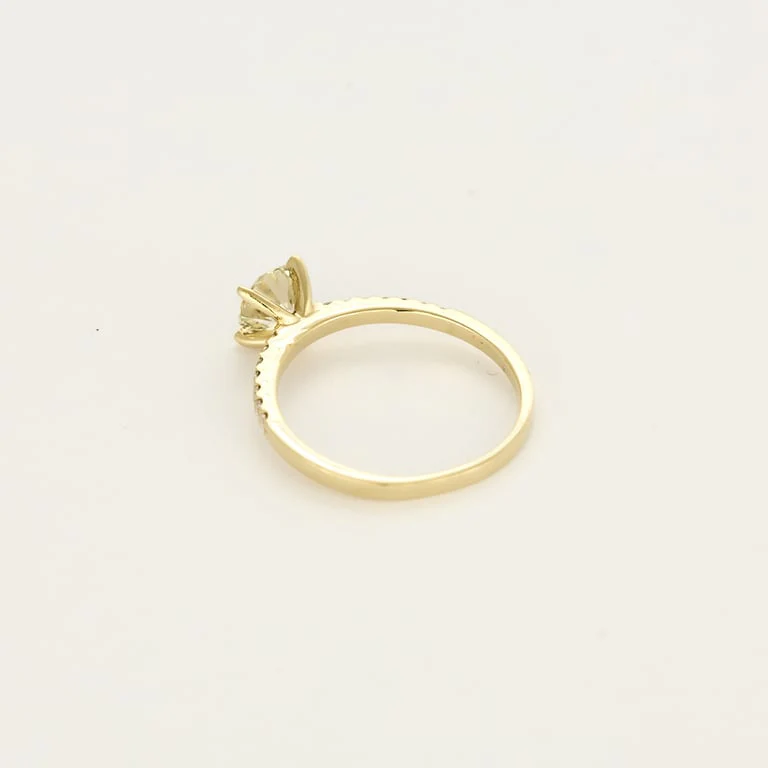 Ring Solitaire in yellow gold and diamonds  - Image 5