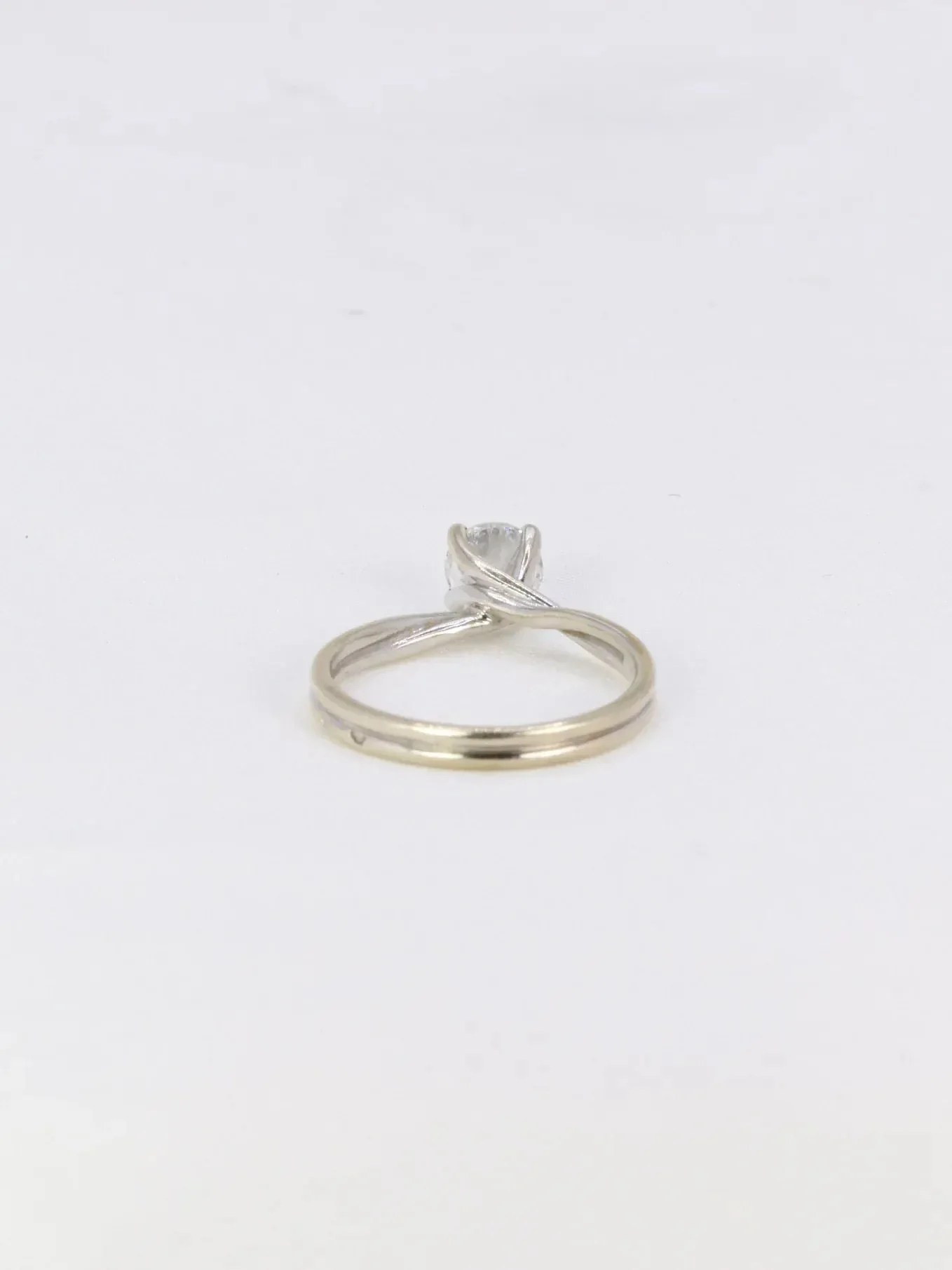 0.8ct brilliant cut diamond solitaire ring in twisted white gold - Image 5