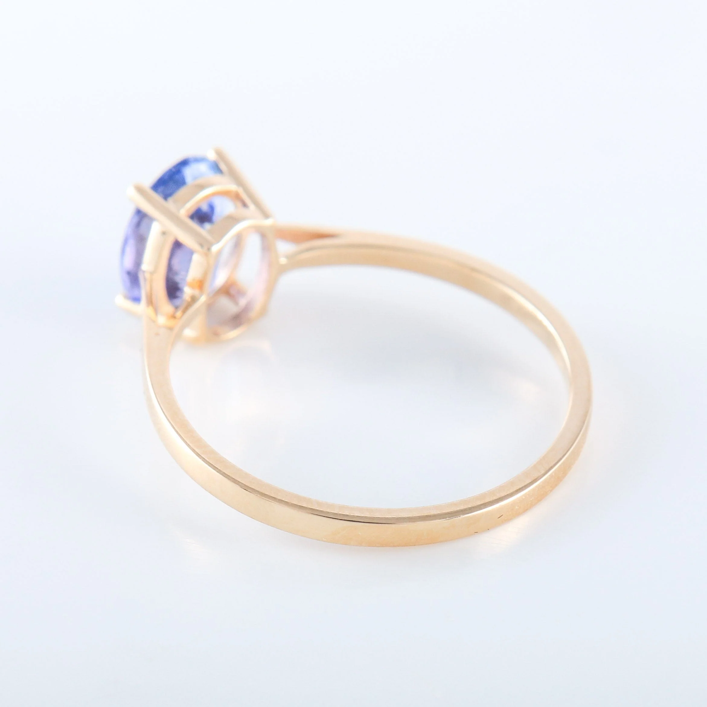 Oval Tanzanite Ring - Image 4