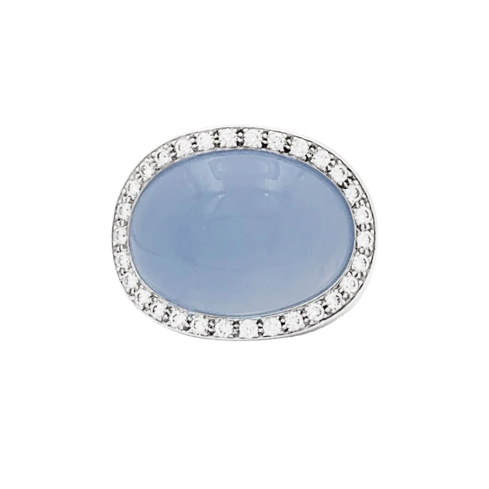 Van Cleef & Arpels ring in white gold, chalcedony and diamonds. 