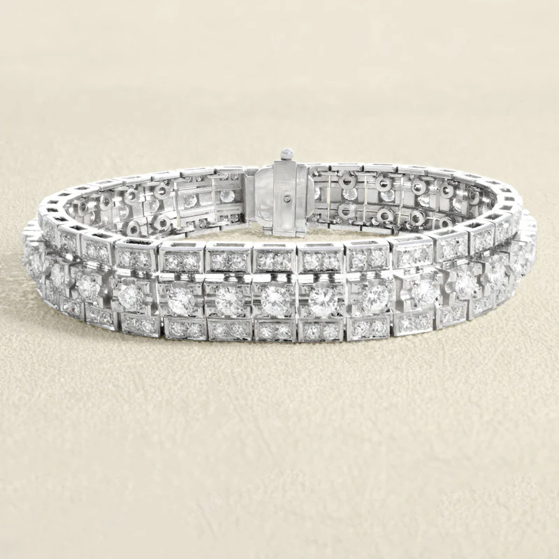 1950 White Gold and Diamond Bracelet  - Image 3