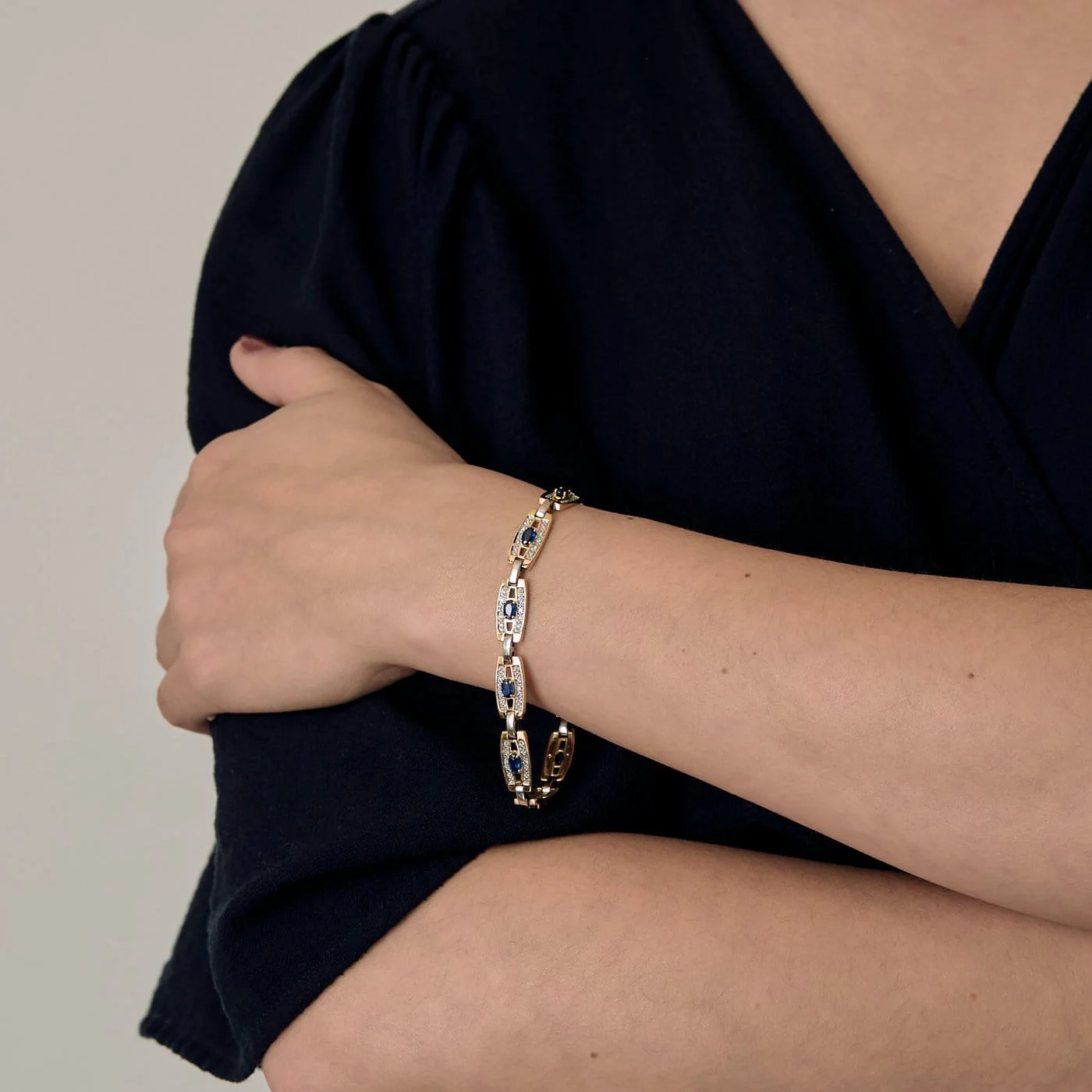 Two-tone gold and sapphire bracelet  - Image 2