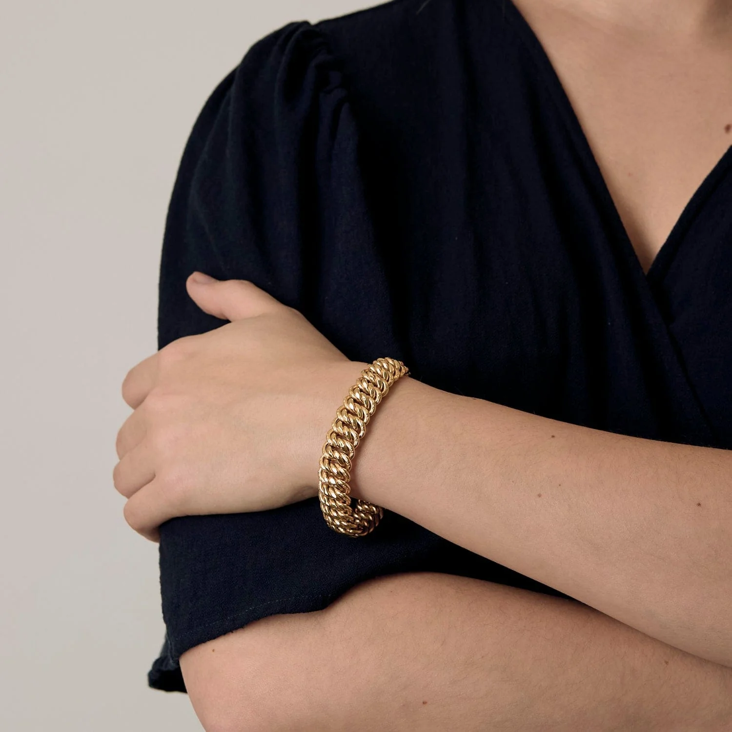 Yellow gold bracelet at Link Russian  - Image 2
