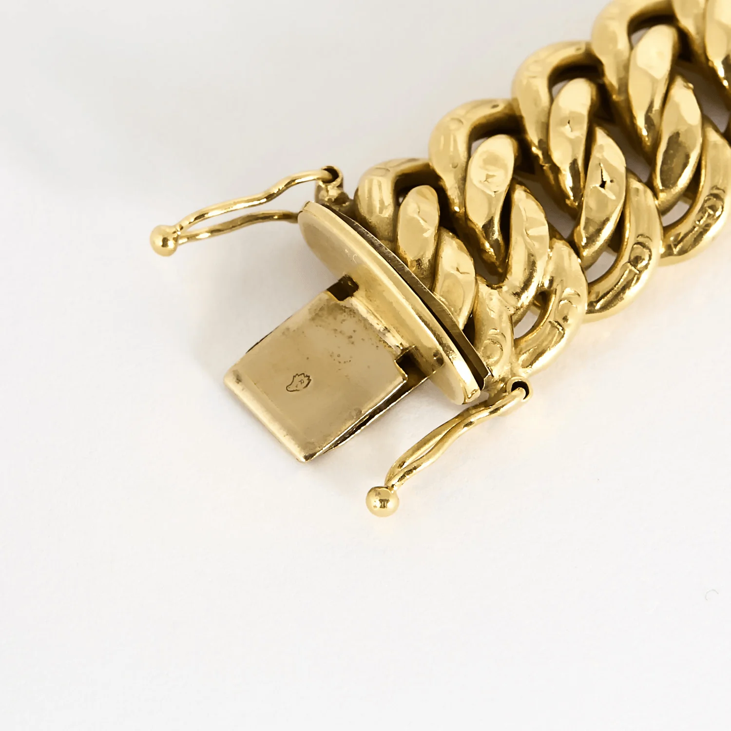 Yellow gold bracelet at Link Russian  - Image 4