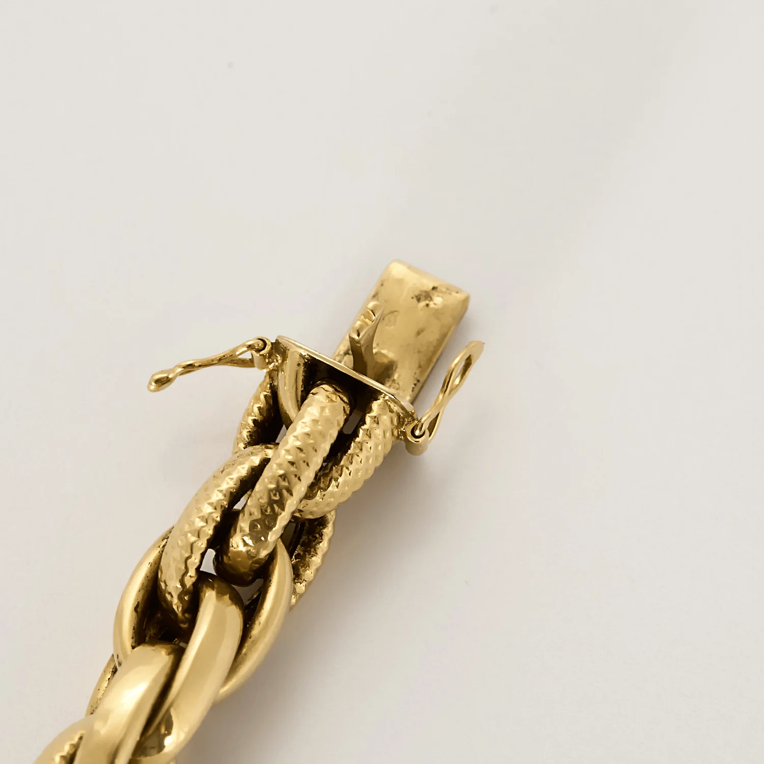 Braided yellow gold bracelet  - Image 7