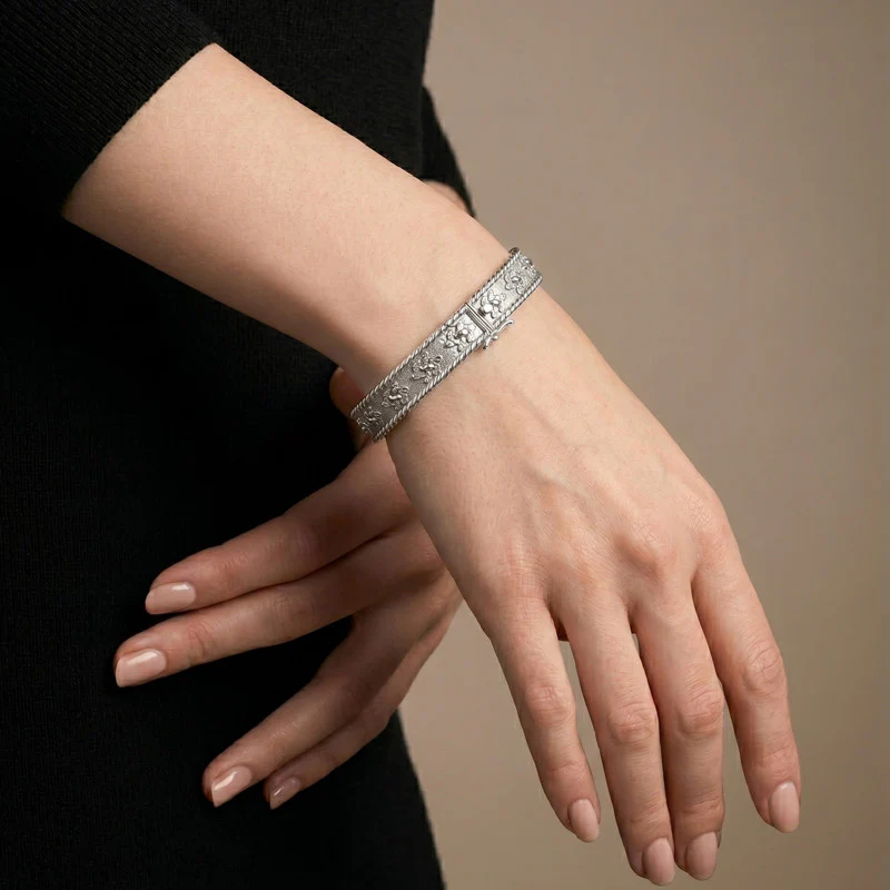 White gold ribbon bracelet - Image 2