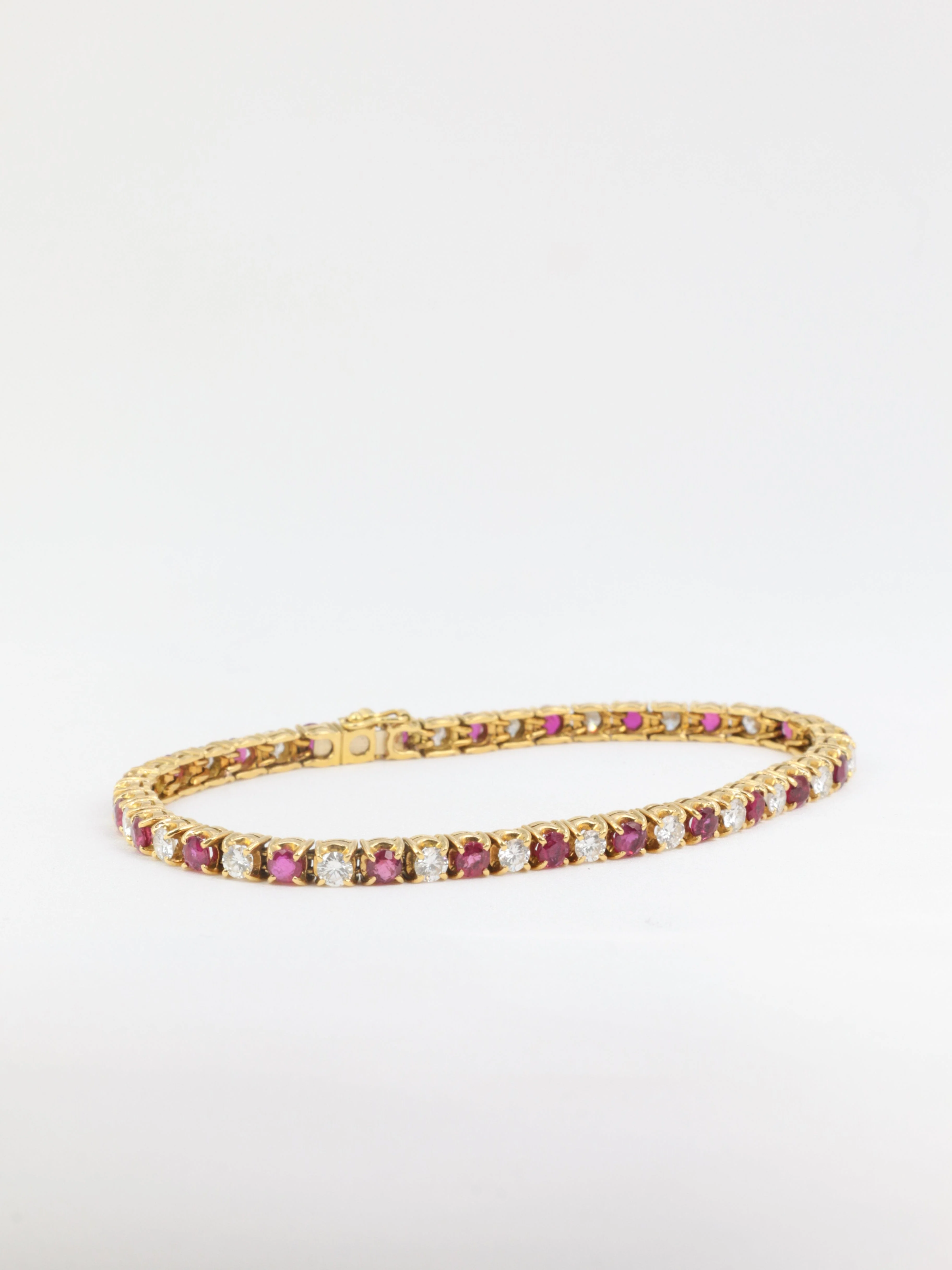 Vintage tennis bracelet in gold, rubies and diamonds - Image 3