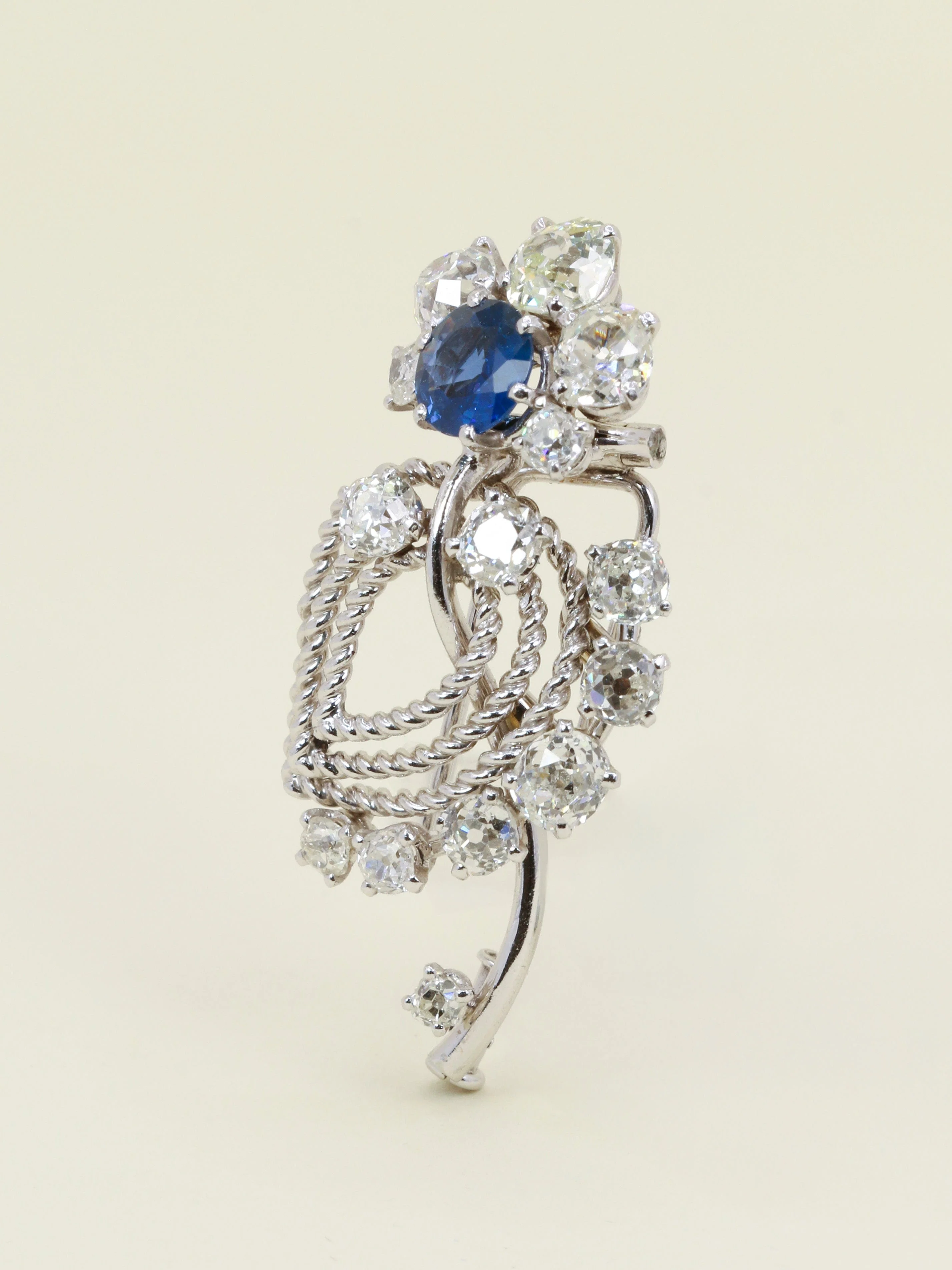 Mauboussin - diamond and sapphire brooch - Image 3