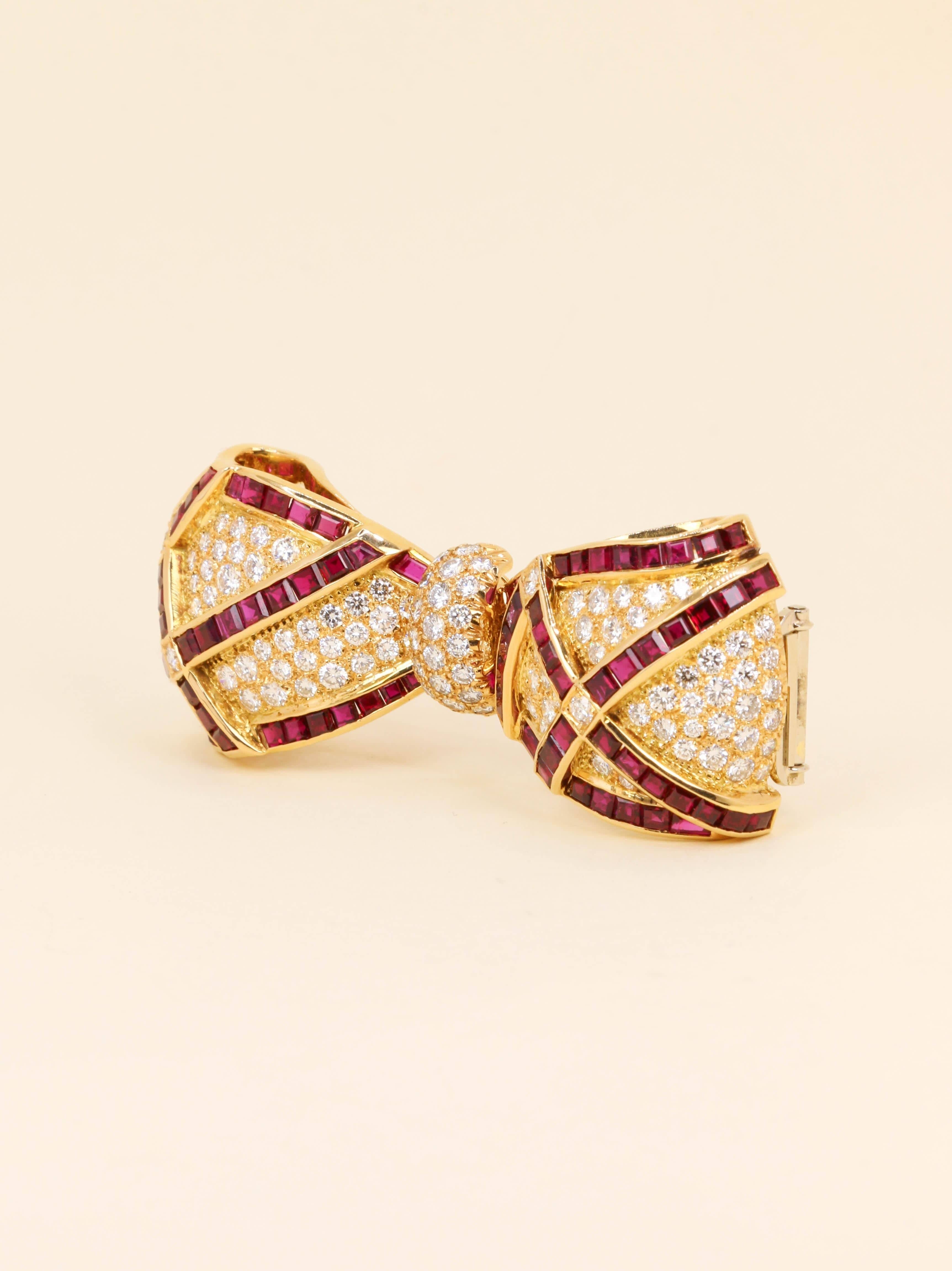 Yellow gold bow brooch with rubies and diamonds  - Image 3