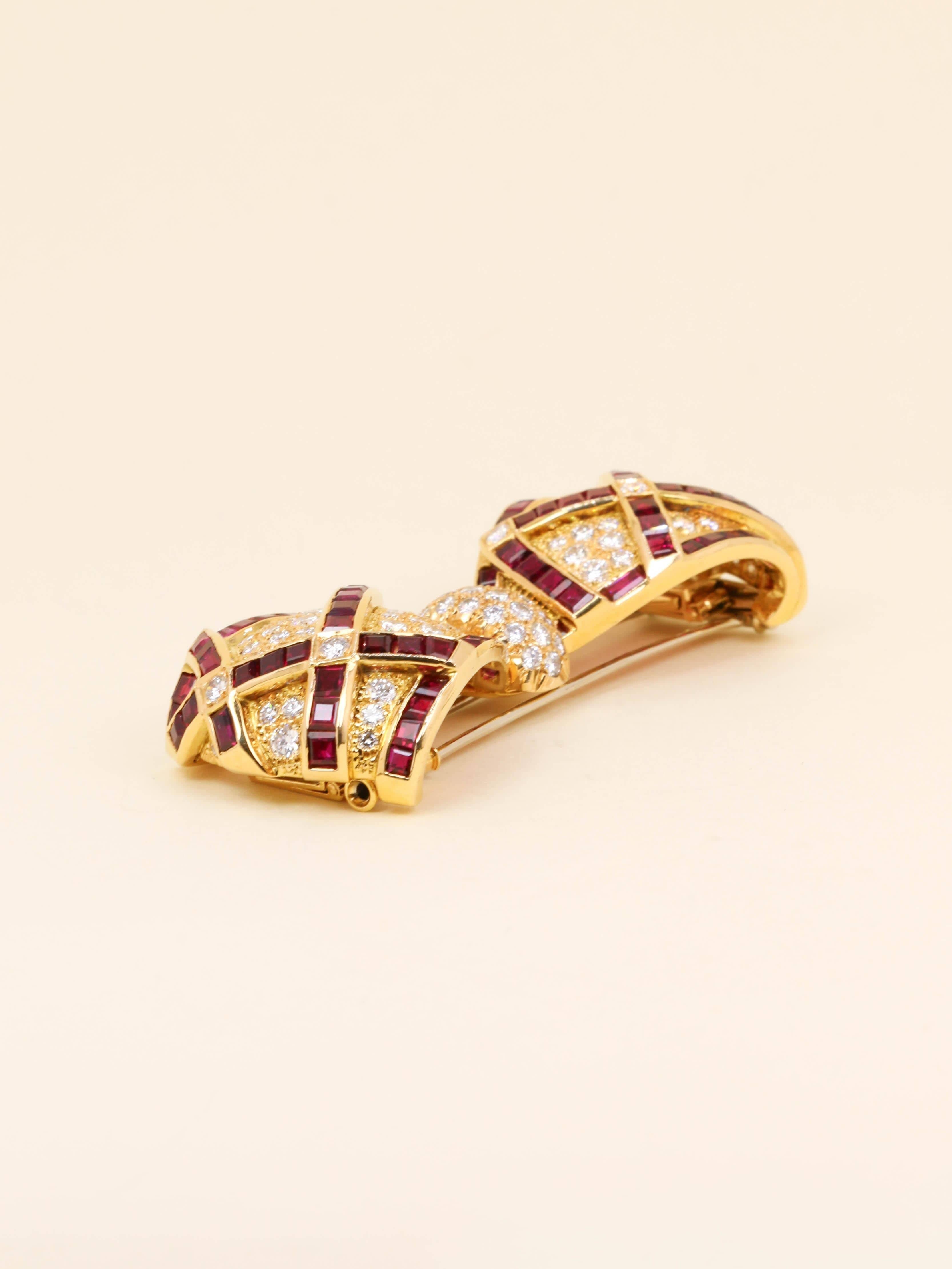 Yellow gold bow brooch with rubies and diamonds  - Image 4