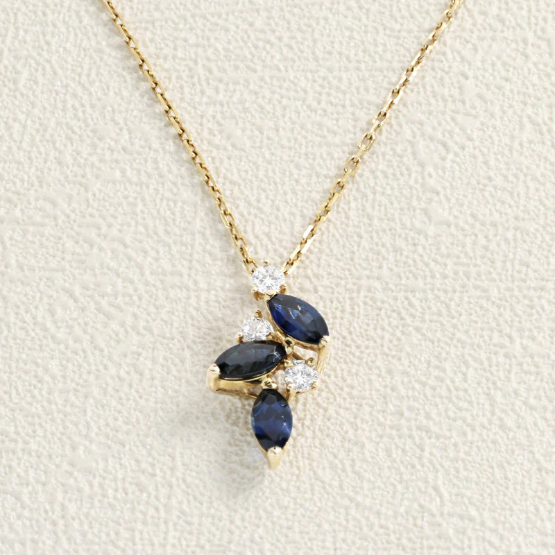 Yellow Gold Necklace, Sapphires and Diamond  - Image 3