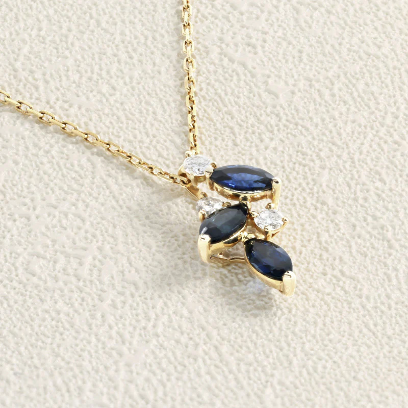 Yellow Gold Necklace, Sapphires and Diamond  - Image 4