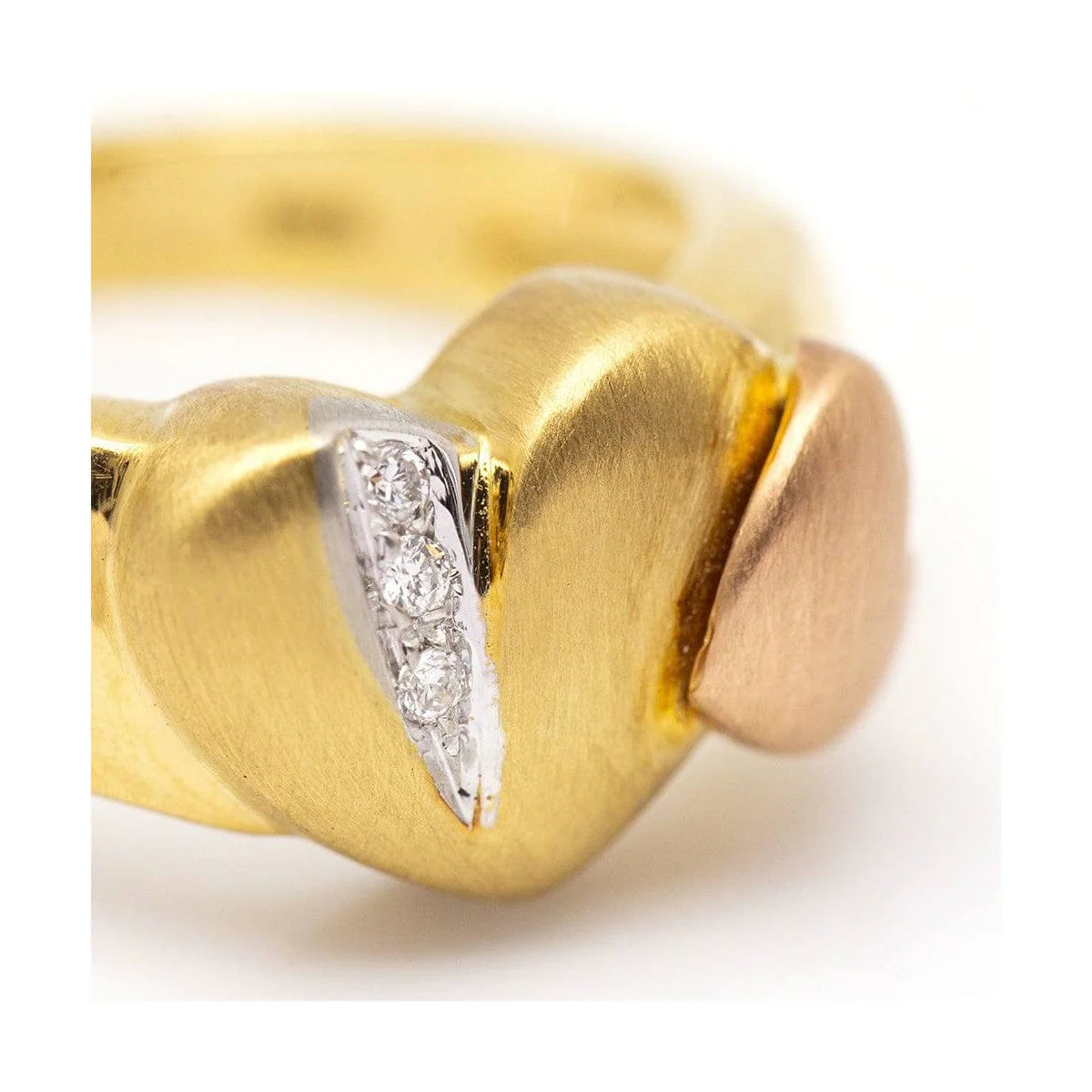 COR - 18 ct gold ring with diamonds  - Image 6