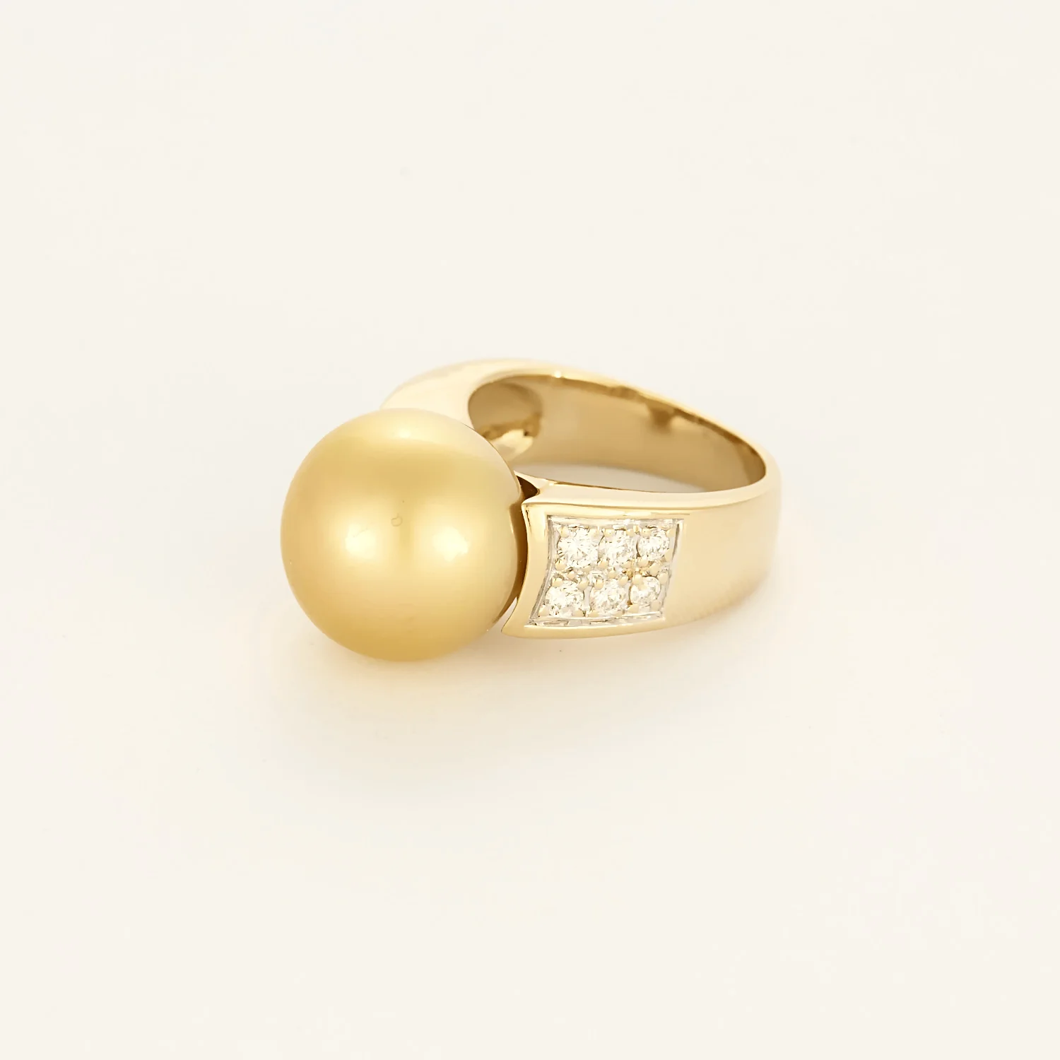 Yellow gold, white gold, diamond and Gold cultured pearl ring  - Image 3