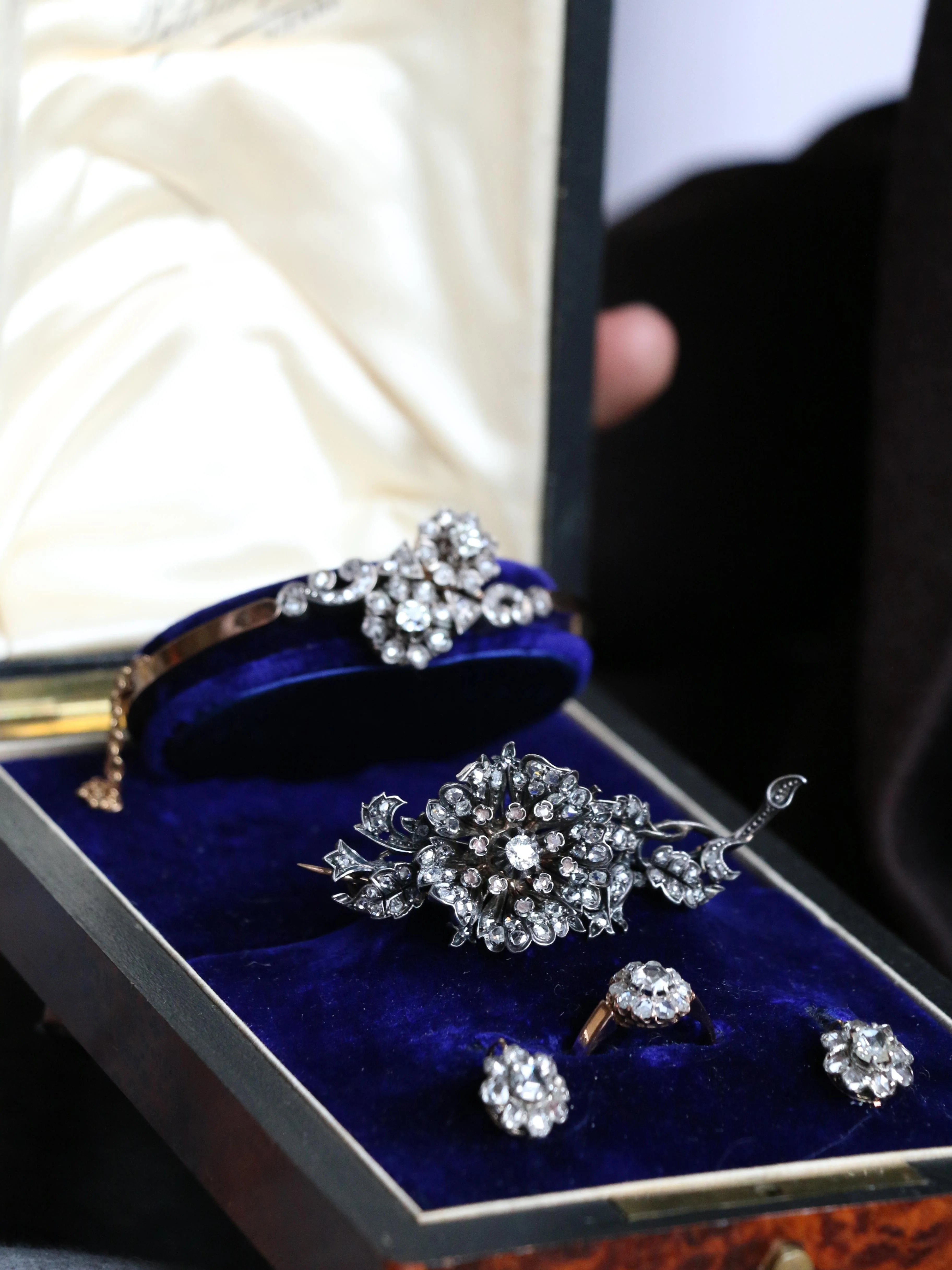 Sleepers earrings Daisy rose-cut diamonds - Image 6