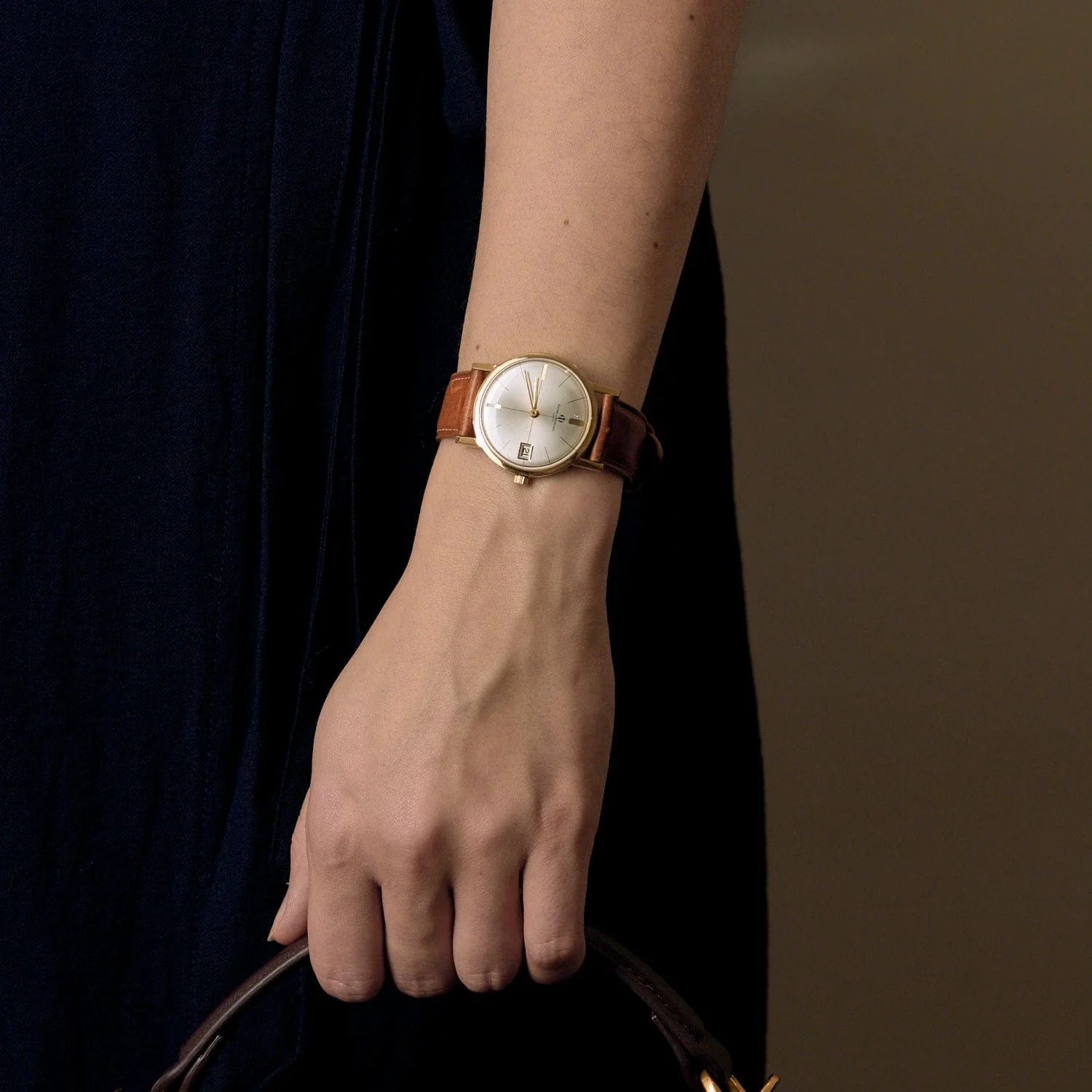 Baume et Mercier - Eterna Matic - Gold-plated steel watch with round case and automatic movement  - Image 2